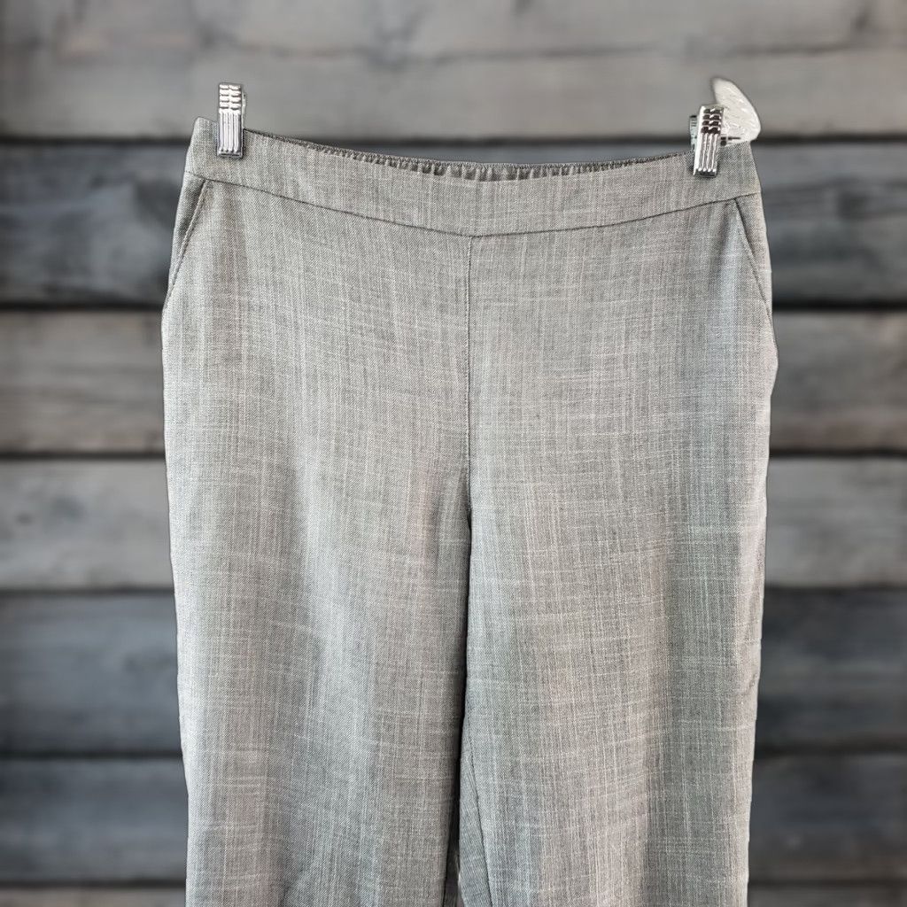 Vintage Chico's Womens Cropped Pants Gray Mid Rise Pull On Rayon Blend 6 Inseam 25.5 in Womens Pants Crop Size 28" / US 6 / IT 42 - 1 Thumbnail