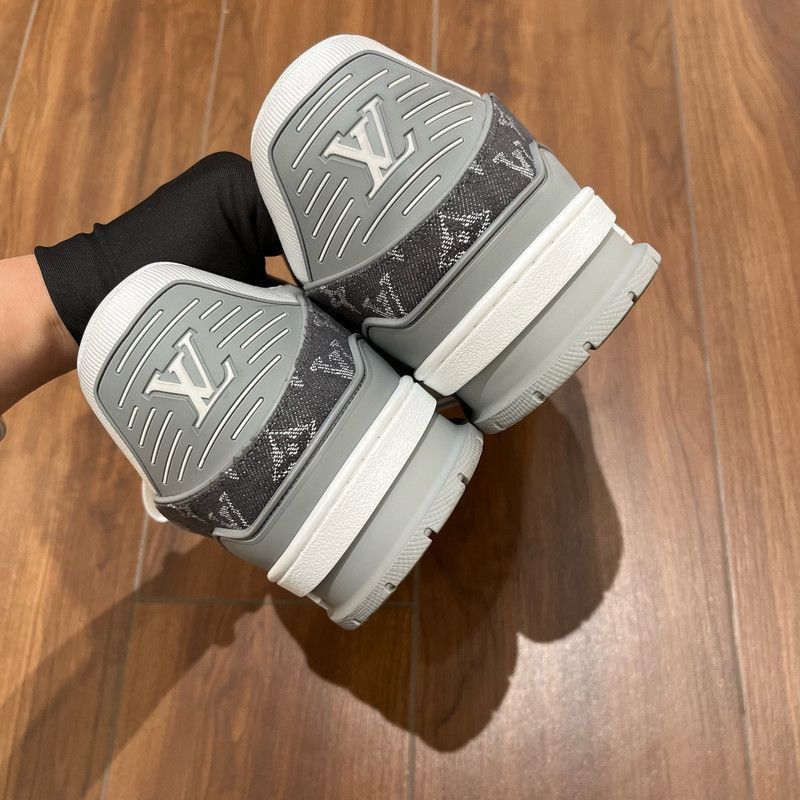 Louis Vuitton Louis Vuitton Low-Top Trainer Sneakers in Gray -2508 Size US 14 / EU 47 - 5 Thumbnail
