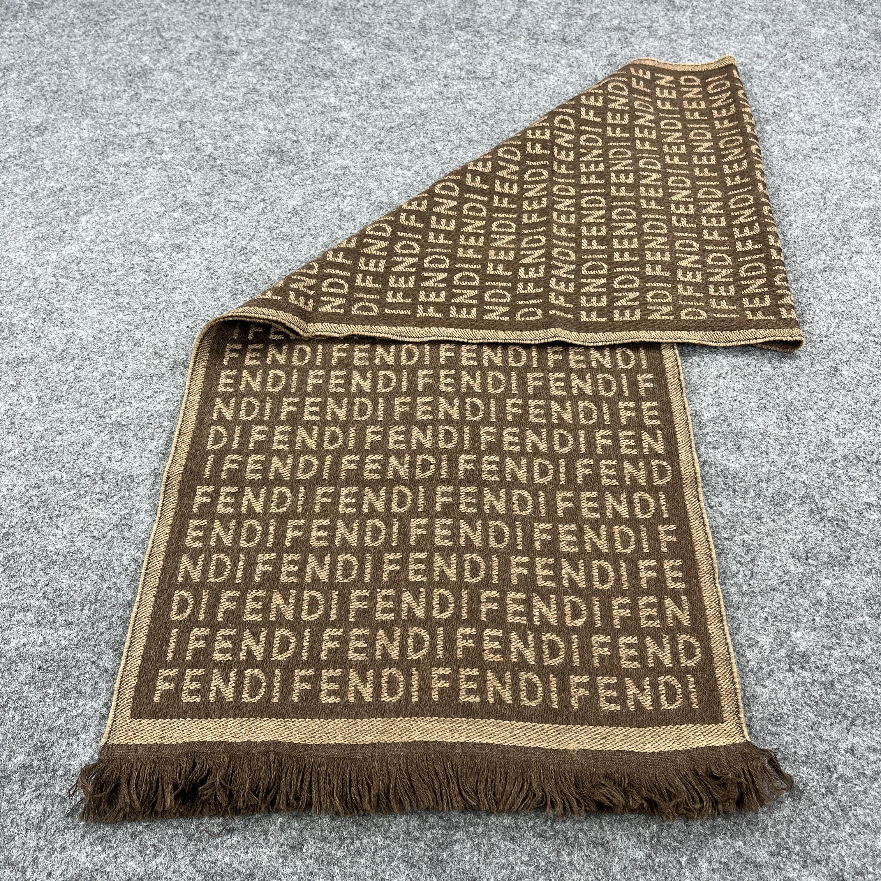 Fendi Scarf / Muffler / Neckwear K048