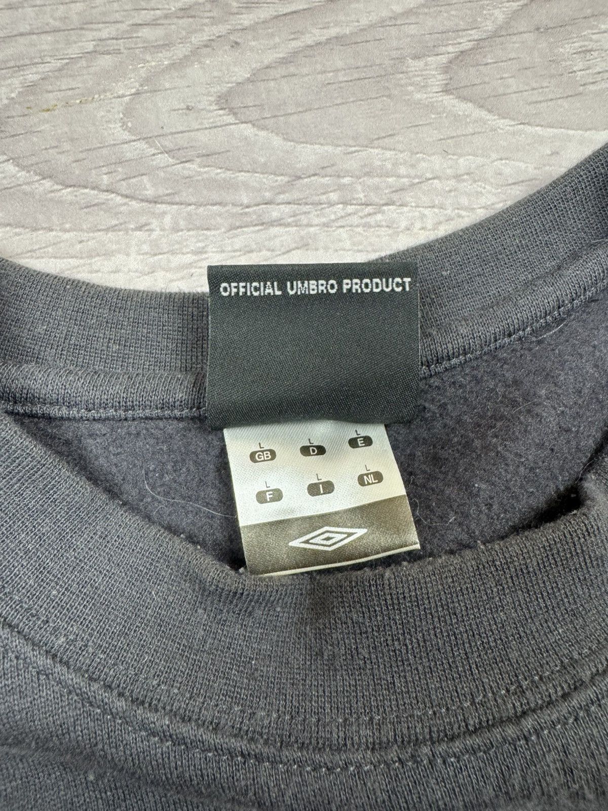 Umbro Vintage 00s Umbro Big Logo Sweatshirt Y2K L size Size US L / EU 52-54 / 3 - 9 Thumbnail
