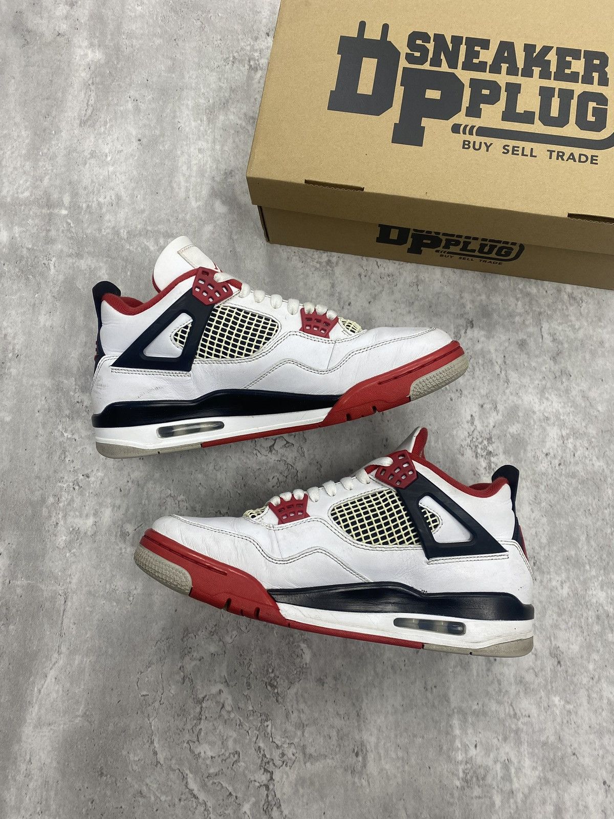 Jordan Brand Size 10M - Jordan 4 Retro “Fire Red” 2020 Size US 10 / EU 43 - 2 Thumbnail