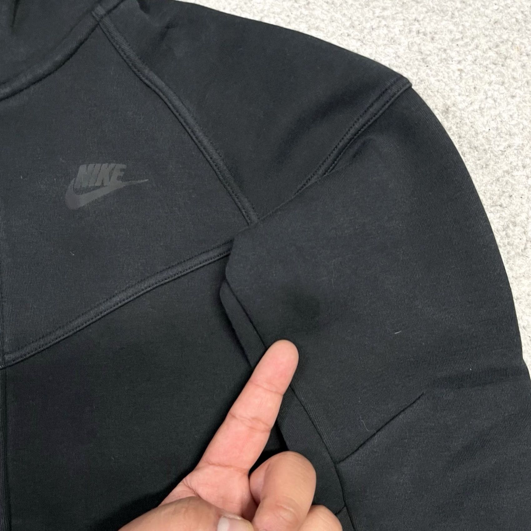 Nike Nike Tech Fleece Hoodie Womens XS Black Full Zip Jacket Swoosh Logo Windrunner Size XS / US 0-2 / IT 36-38 - 2 Thumbnail