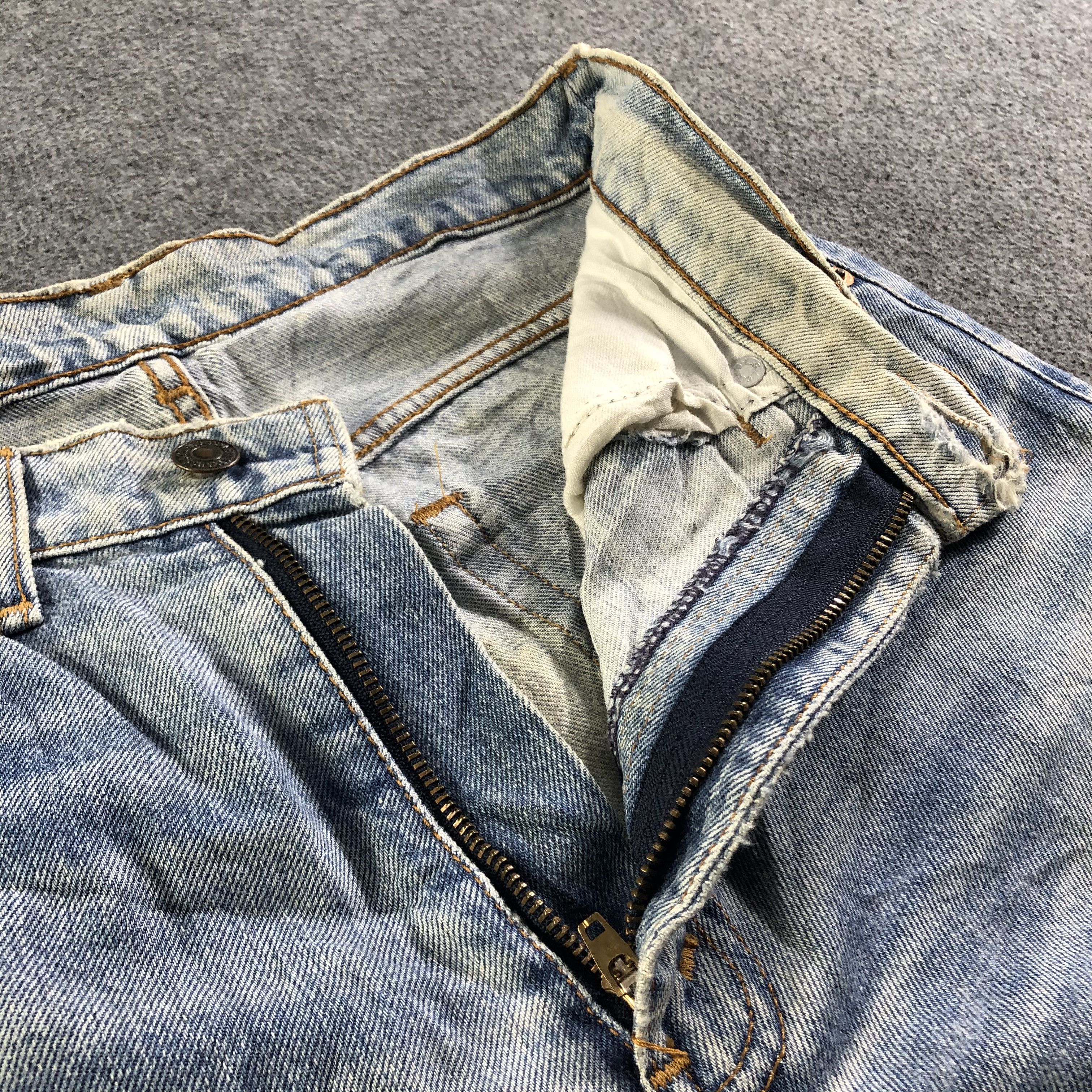 Levi's Vintage Light Wash Levis Jeans-J3975 Size US 30 / EU 46 - 10 Thumbnail