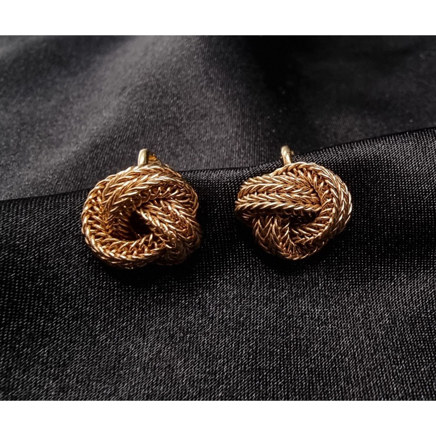 Vintage Vintage Grosse 1960s Knot Clip-On Earrings Gold Tone Stateme Size ONE SIZE - 2 Thumbnail