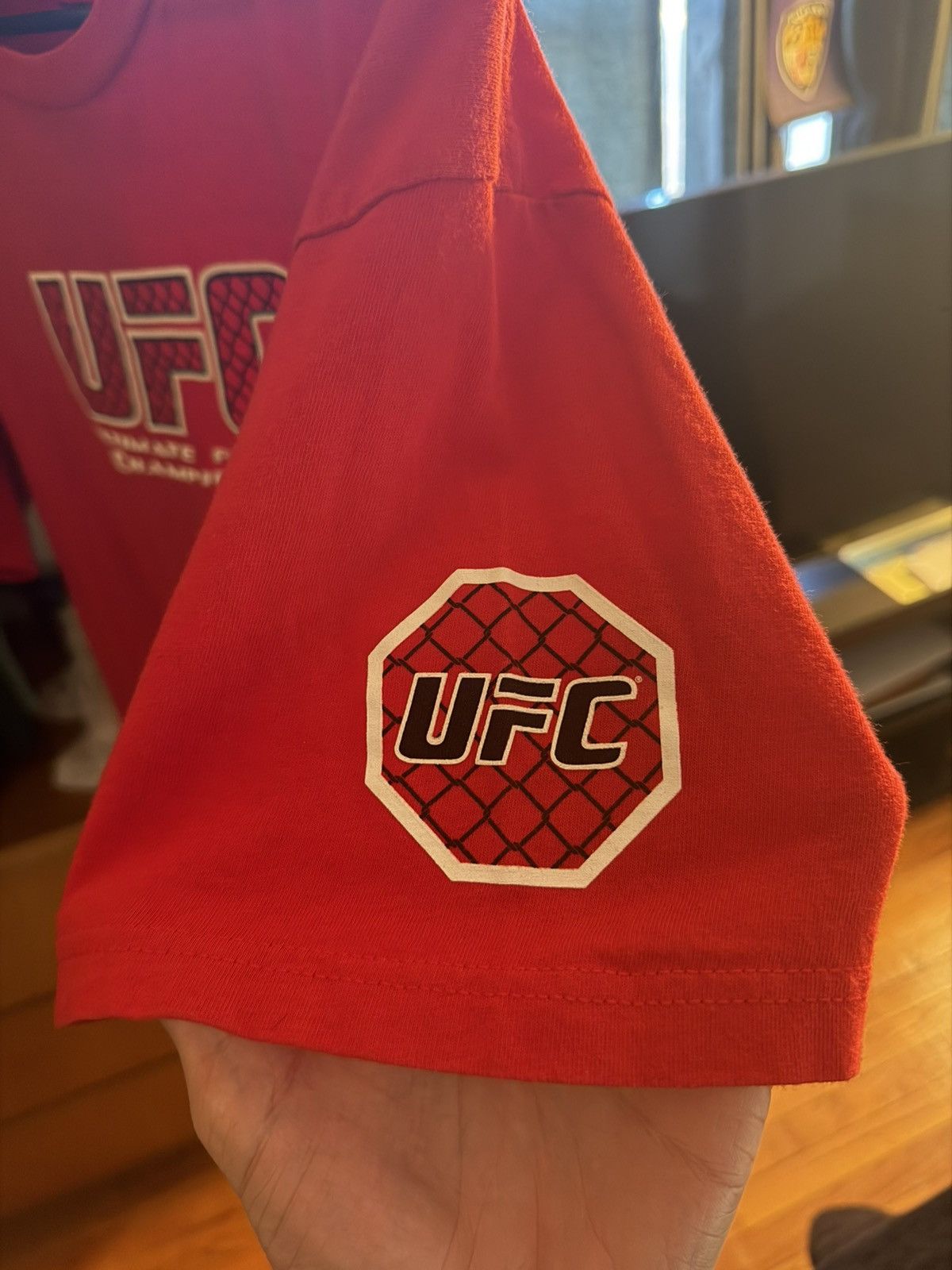 UFC UFC old school logo t-shirt Size US L / EU 52-54 / 3 - 3 Thumbnail