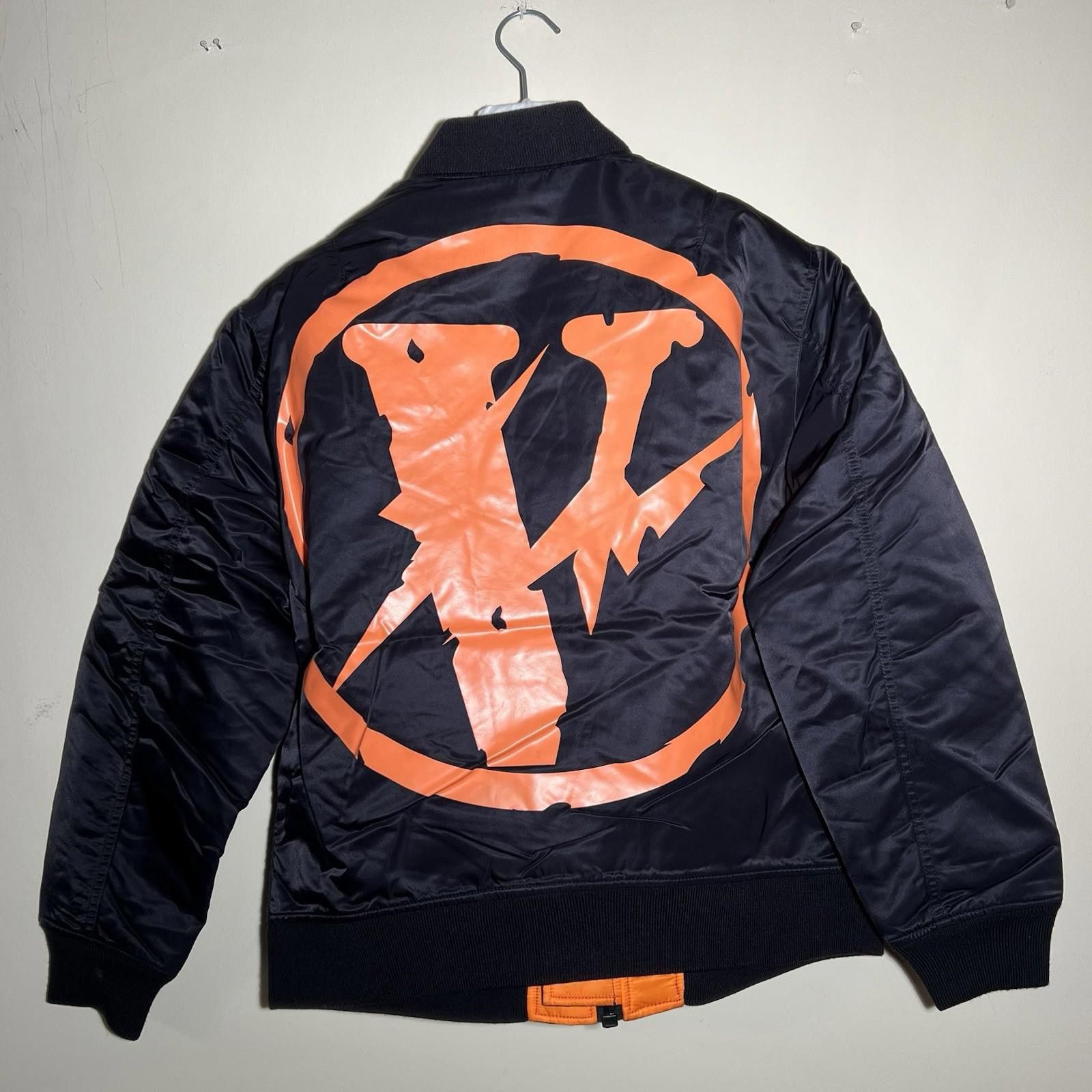 Vlone VLONE FRAGMENT FRIENDS LONG SLEEVE BOMBER JACKET Size US L / EU 52-54 / 3 - 3 Thumbnail