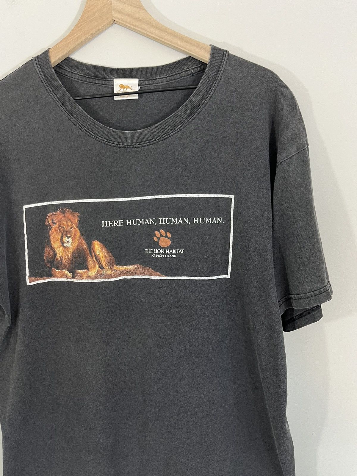 Vintage Sun Faded MGM Lion Distressed Tee Size US L / EU 52-54 / 3 - 3 Thumbnail