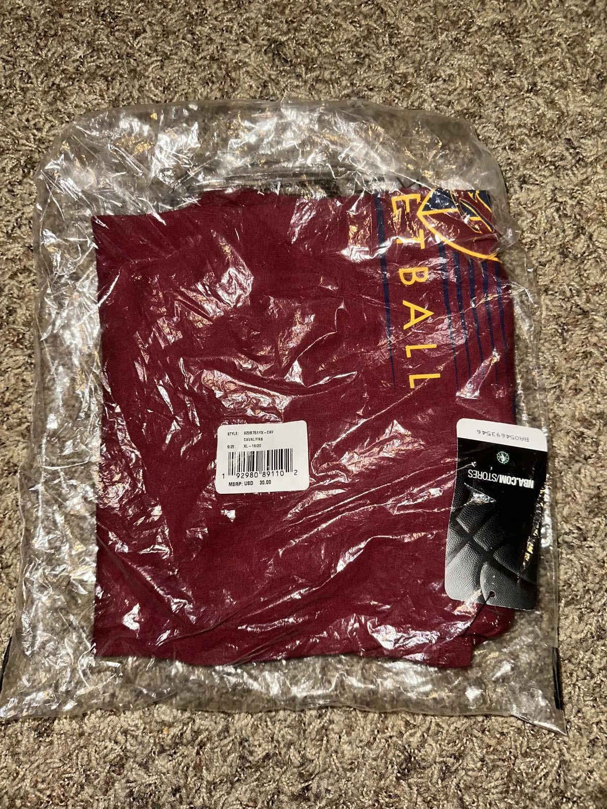 Nike Nike Big Kids (Boy’s) NBA Cleveland Cavaliers Dri-Fit Basketball T-Shirt Size US XXS / EU 40 - 12 Thumbnail
