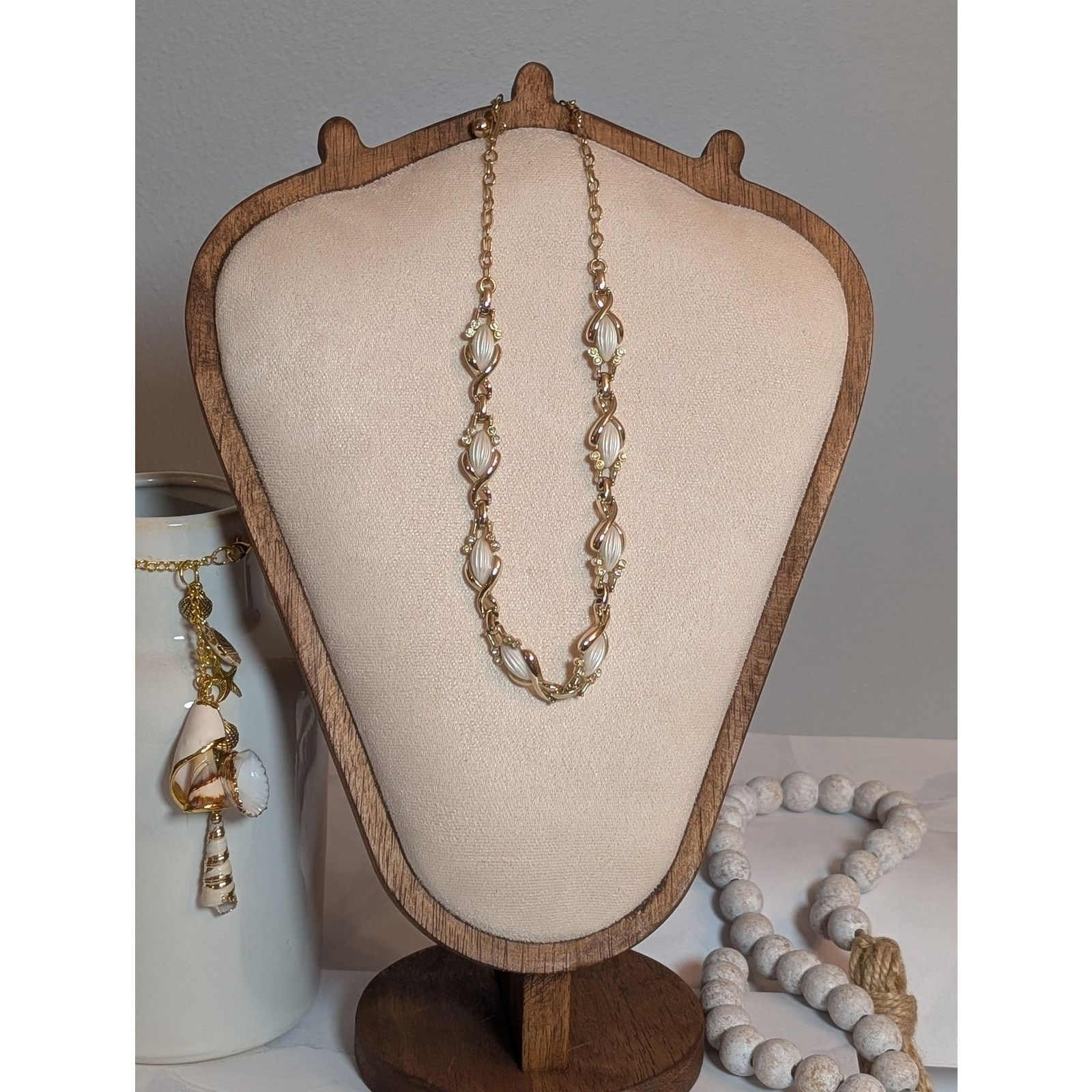 Vintage VTG 1958 Sarah Coventry My Fair Lady White Beaded Necklace Size ONE SIZE - 1 Thumbnail