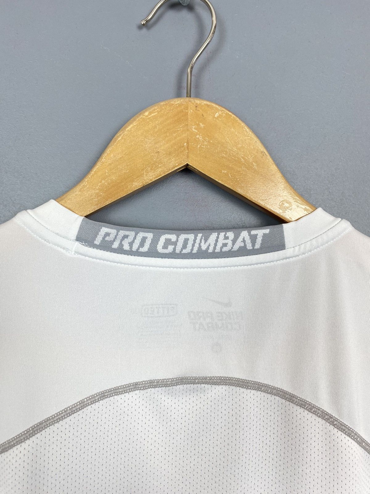 Nike Nike Pro Combat Fitted Short Sleeve T-Shirt Size XL White Size US XL / EU 56 / 4 - 9 Thumbnail