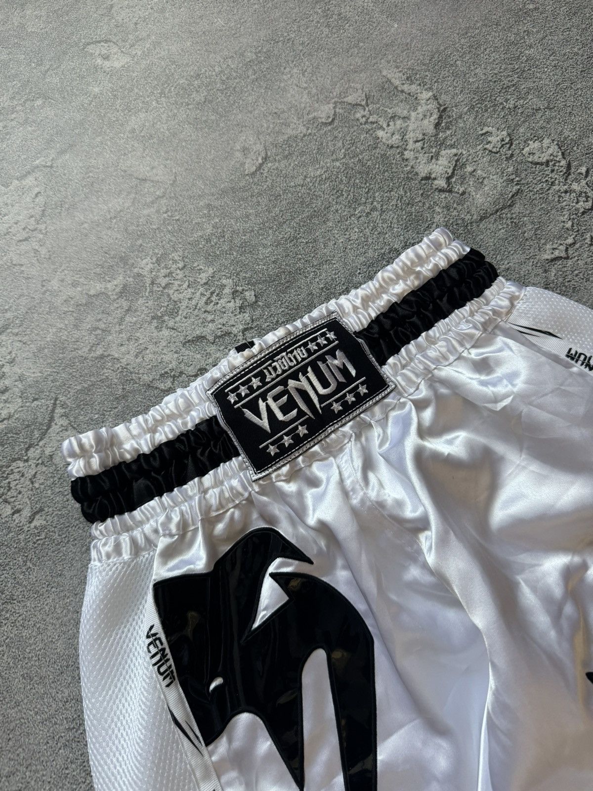 Vintage Venum M big logo shorts 🩳 kick boxing 🥊 Muay Thai karate 🥋 Size US 34 / EU 50 - 2 Thumbnail