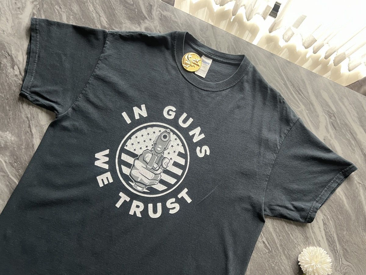Designer × Other Gildan : In Gun We Trust Size US L / EU 52-54 / 3 - 1 Thumbnail