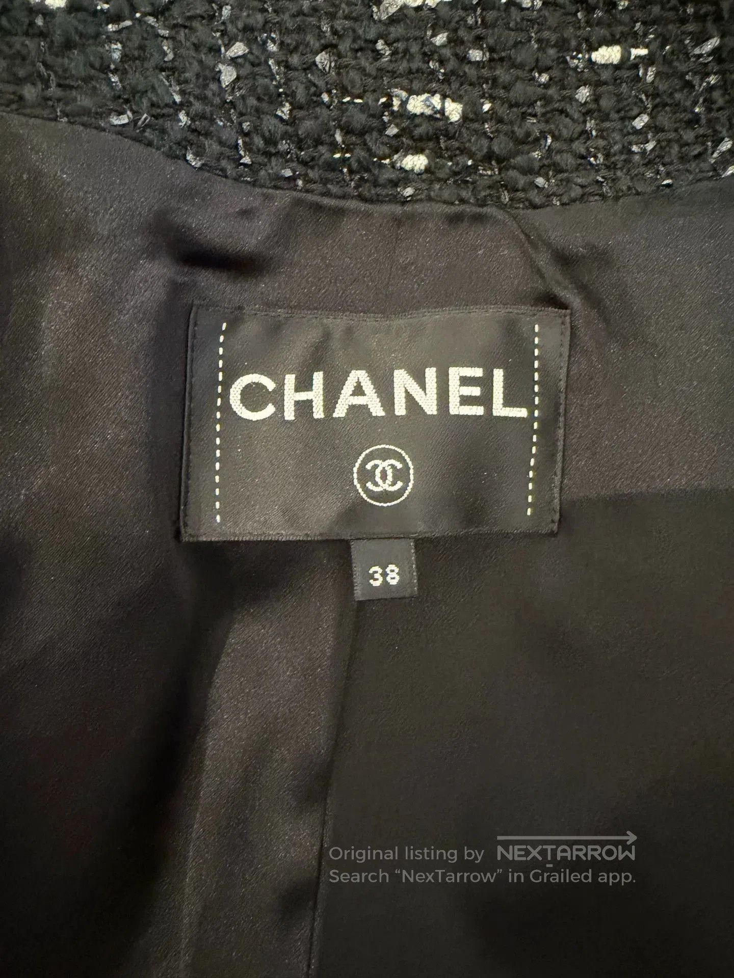 Chanel Chanel Black White Tweed Jacket 38. Size US S / EU 44-46 / 1 - 3 Thumbnail