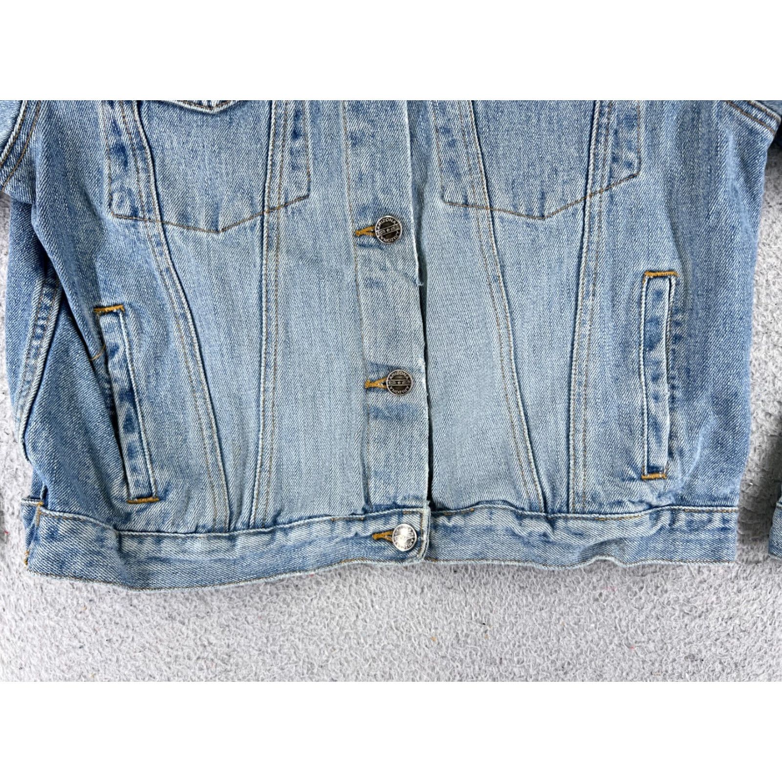 Vintage VINTAGE AriZona Jacket Blue Denim 80s 90s XL Girls Womens Pockets Button Embroidered Cotton Short Sleeve Denim Jacket Size 40" / US 18 - 5 Thumbnail