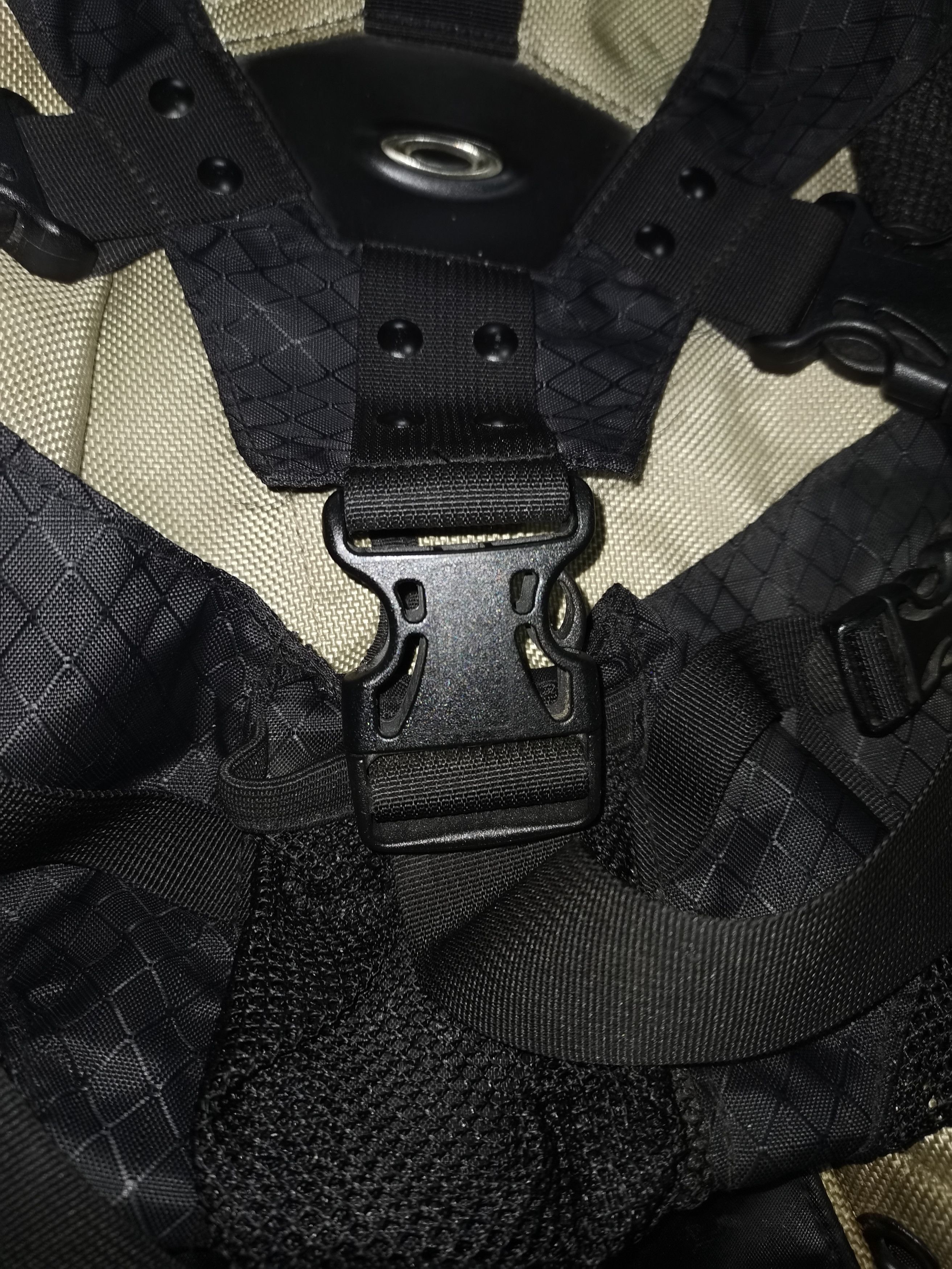 Oakley × Vintage 2000s Oakley Icon 2.0 Backpack Vintage Bag Sandbag Tactical Size ONE SIZE - 5 Thumbnail