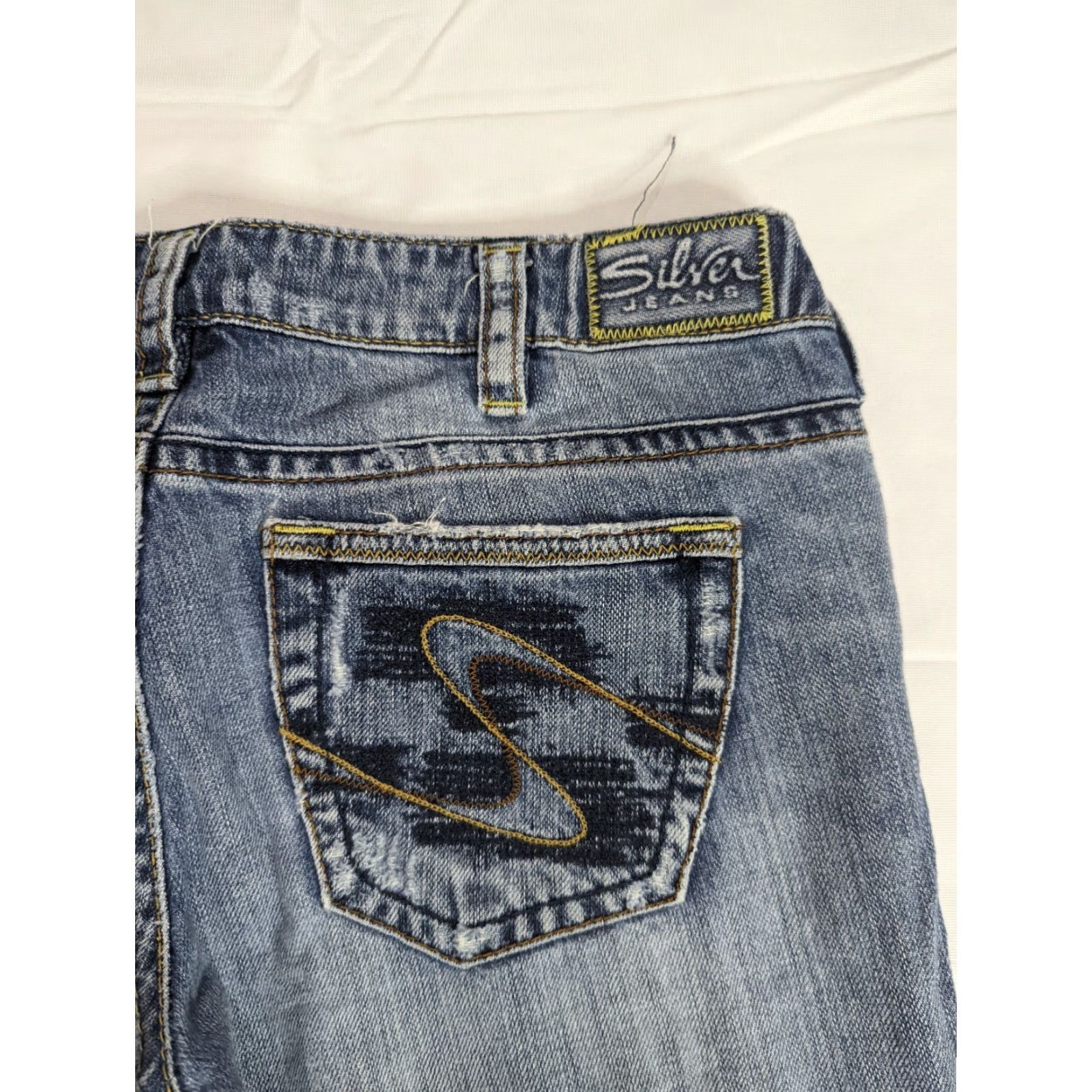 Vintage Silver Jeans Tuesday Women’s Distressed Bootcut Jeans 30 x 31 Regular 33 Inseam 30 Blue Denim Cotton Blend Zipper Closure Embellished Women’s Jeans Size 24" / US 00 / IT 34 - 5 Thumbnail