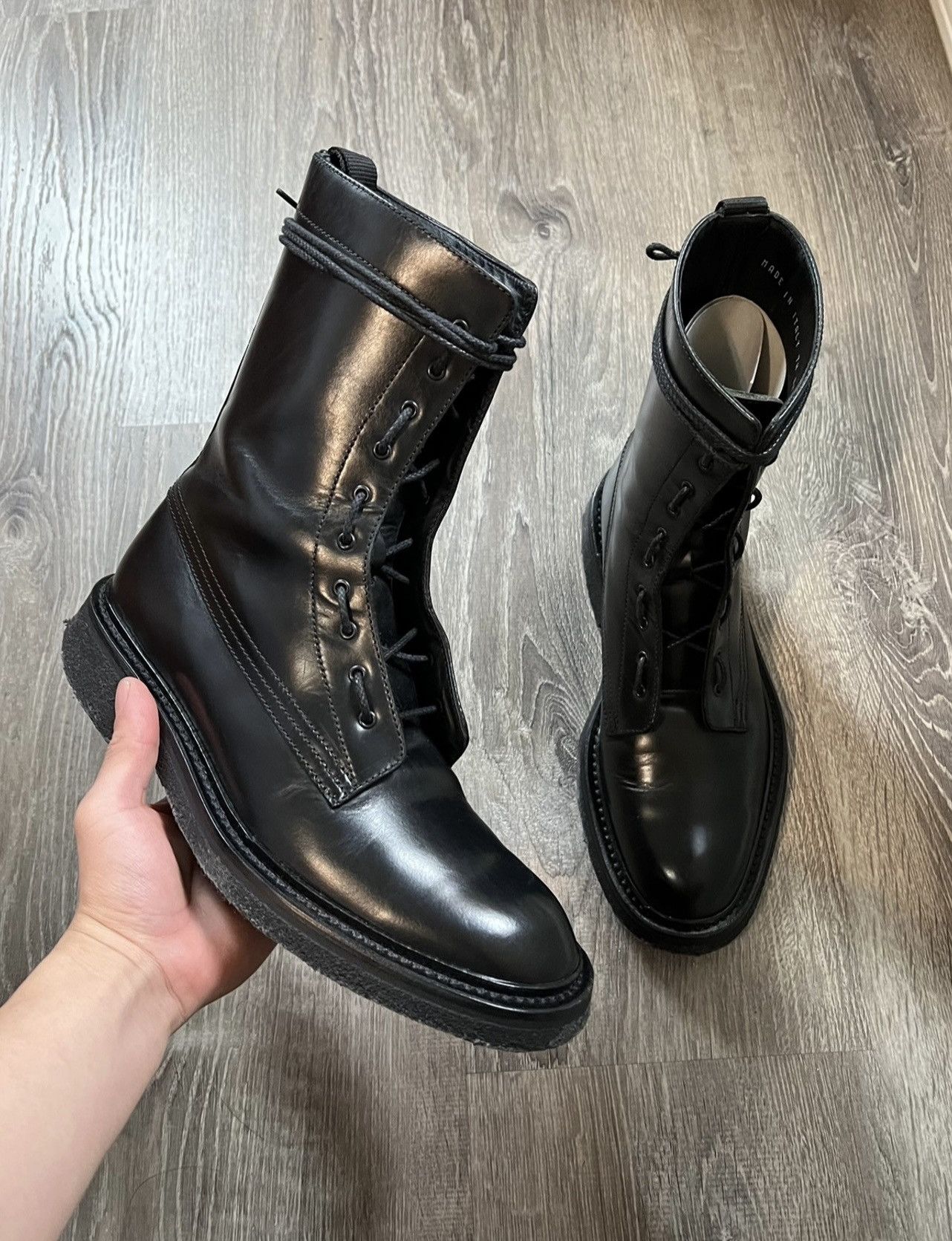 靴 Dior HOMME Combat Boots Dior Homme FW07 Navigate Patent Leather Combat Boots - Ākaibu Store