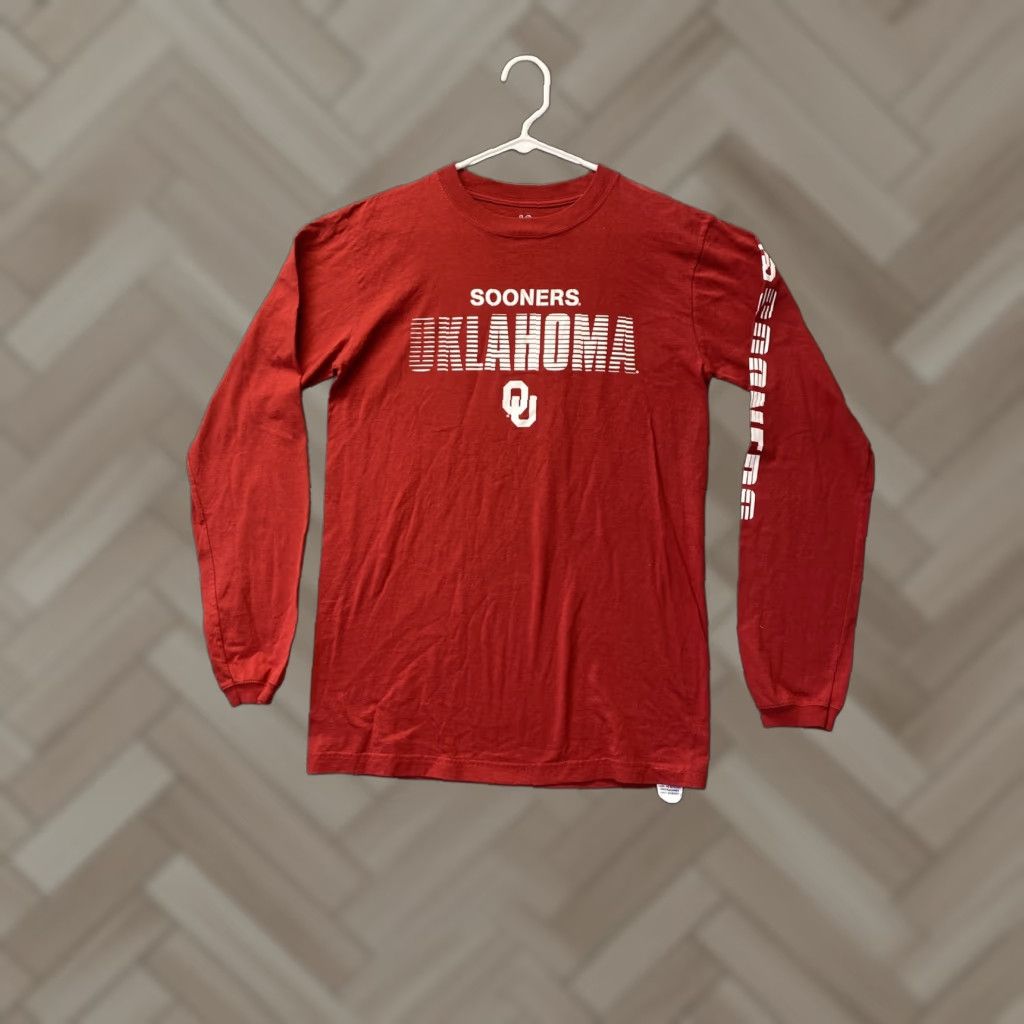 Vintage Knight Oklahoma Sooners Collegiate Long Sleeve Shirt Adult M Red Size US M / EU 48-50 / 2 - 1 Thumbnail