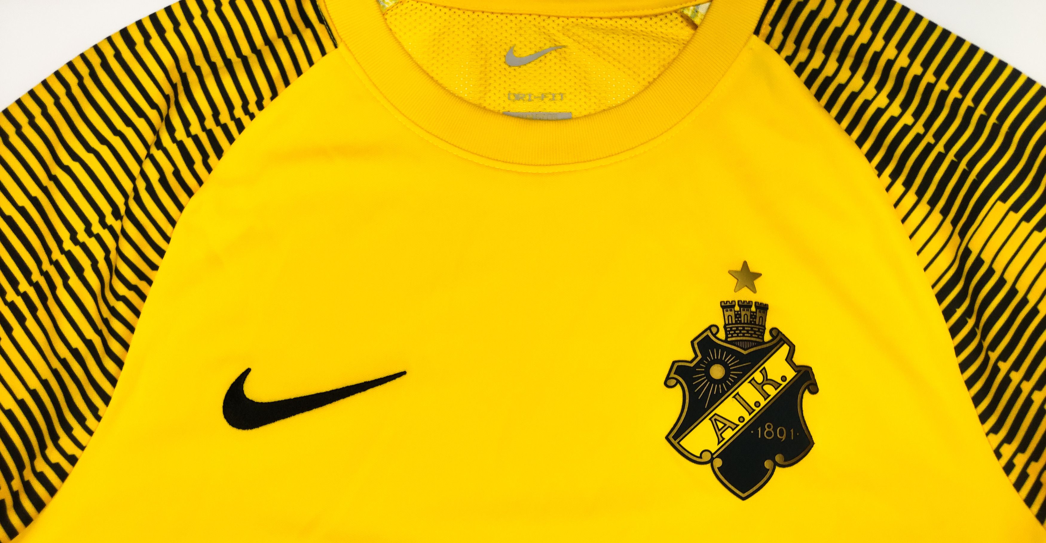 Nike AIK Fotboll Stockholm 2021 Nike Training Shirt Sweden Size US S / EU 44-46 / 1 - 7 Thumbnail