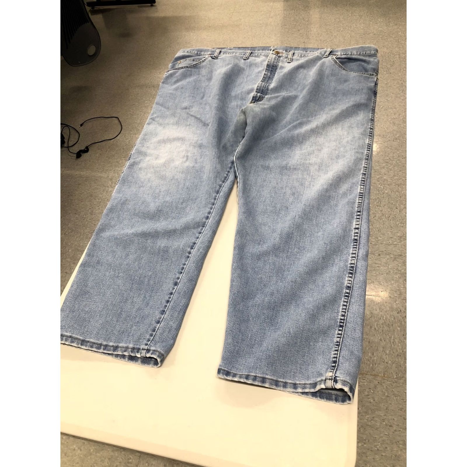 Wrangler Wrangler Jeans Mens 52x29 Regular Straight Cotton Classic Blue Denim Rugged Wear 90s Western Cowboy USA Streetwear 5-Pocket Mens Regular Jeans Size US 36 / EU 52 - 3 Thumbnail