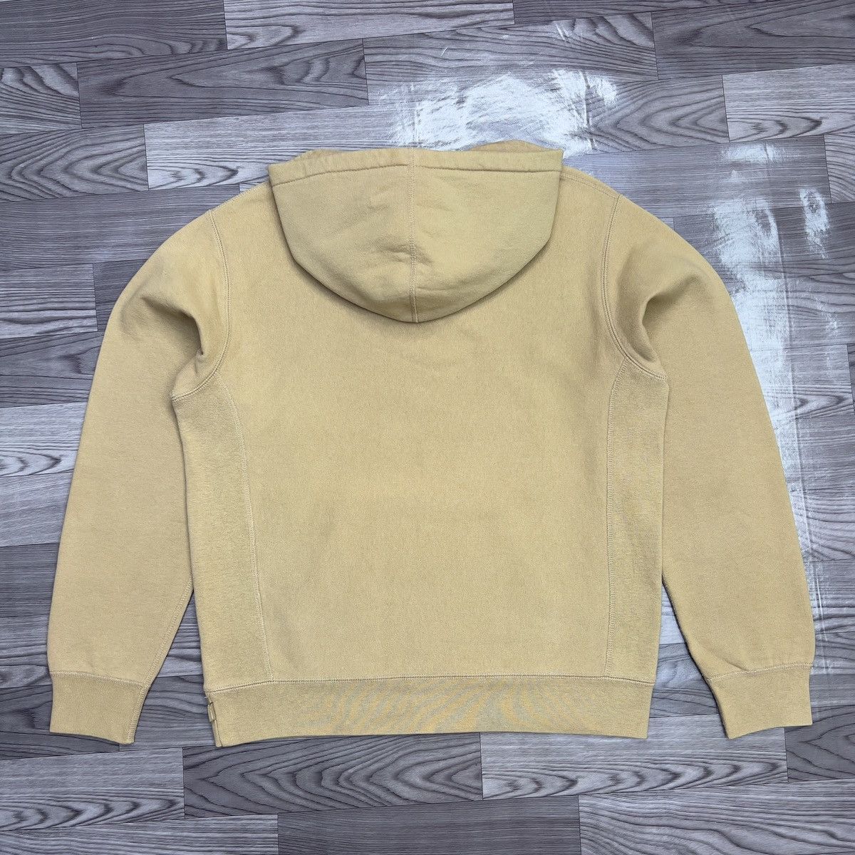 Supreme Supreme Embossed Logo Hoodie Size US M / EU 48-50 / 2 - 2 Thumbnail