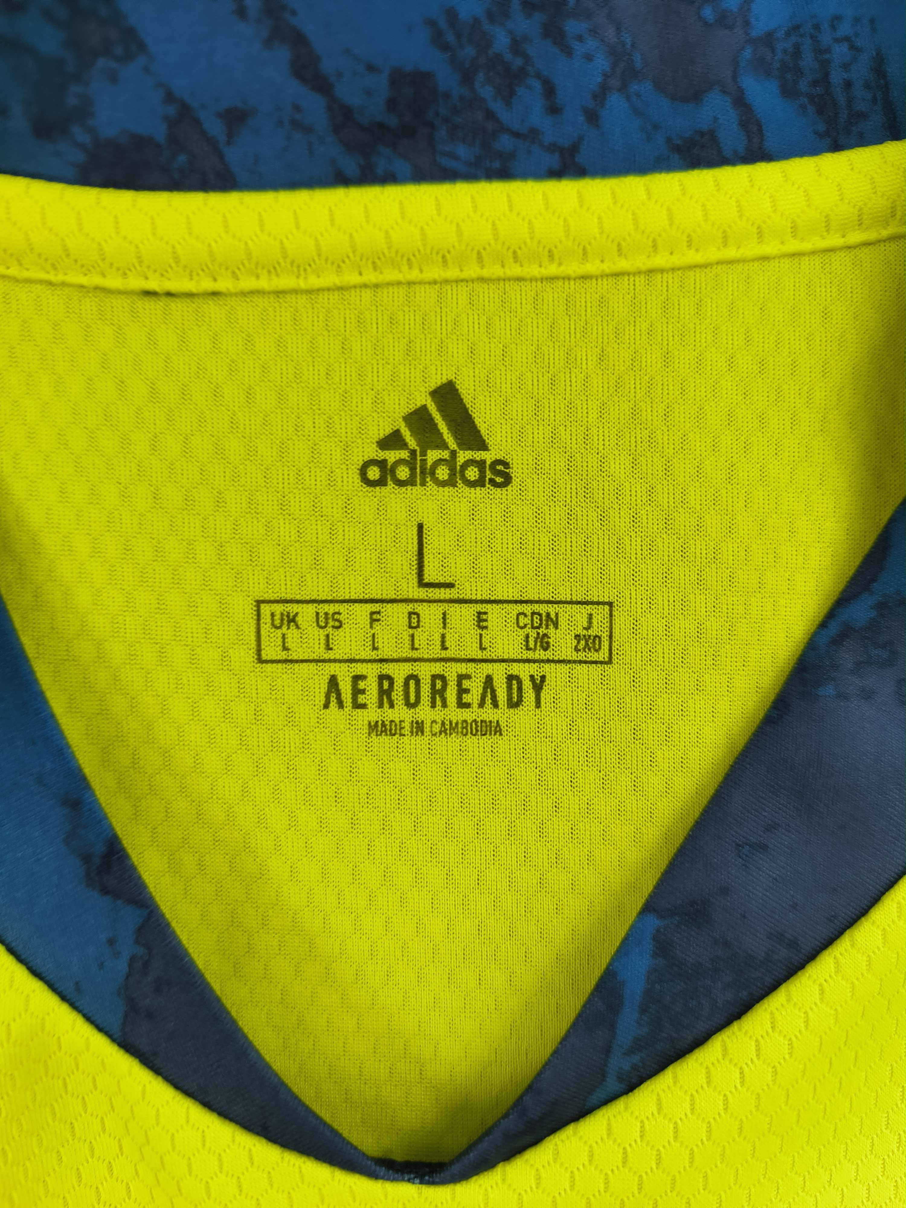 Adidas Juventus 2020-21 Adidas goalkeeper football jersey size L Size US L / EU 52-54 / 3 - 5 Thumbnail