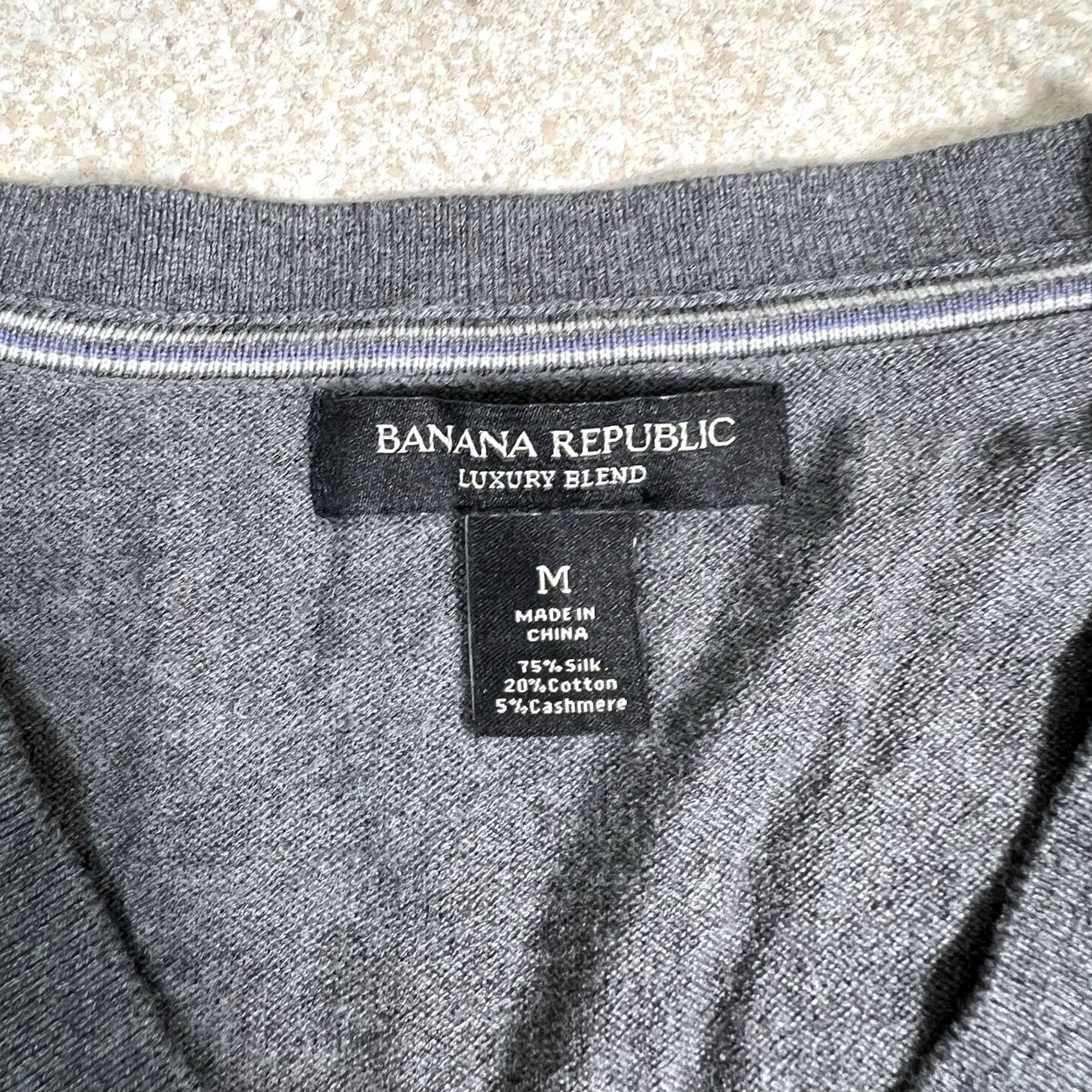 Banana Republic Banana Republic Sweater V-Neck Gray Medium Pullover Cashmere Silk Cotton Mens Size US M / EU 48-50 / 2 - 3 Thumbnail