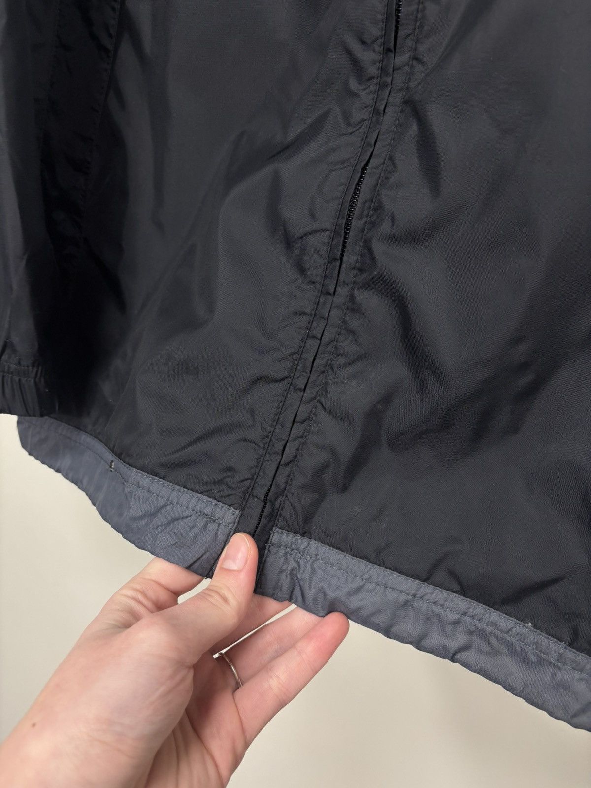 Nike Vintage Nike Y2K Black/Grey Hype Nylon Track Jacket Size US M / EU 48-50 / 2 - 19 Thumbnail