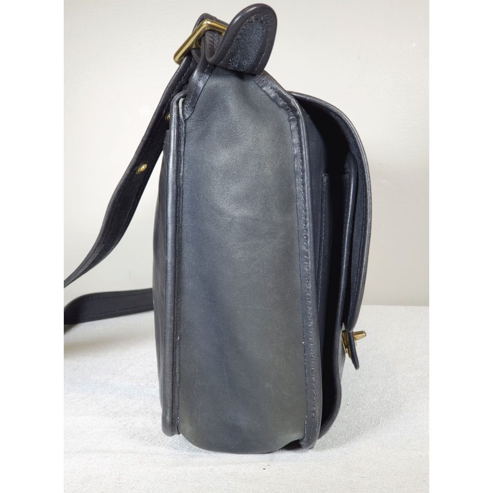 Coach VINTAGE Coach Limited Edition Reissue Field Bag 18000 Dark Navy Blue Leather Crossbody Women Medium Adjustable Strap Size ONE SIZE - 5 Thumbnail