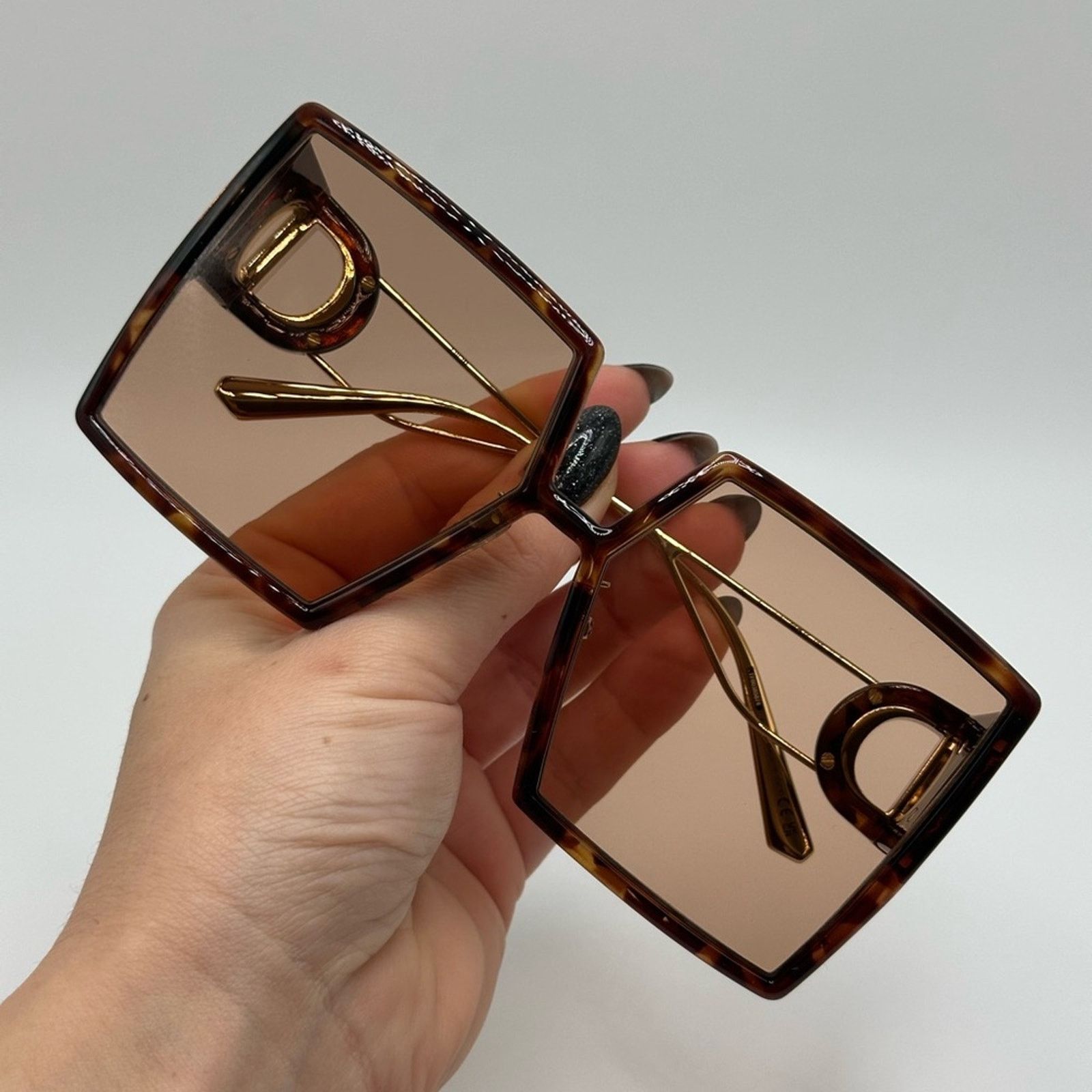 Dior NEW Dior Sunglasses 30Montaigne SU 26L0 Blonde Havana Violet Size ONE SIZE - 7 Thumbnail