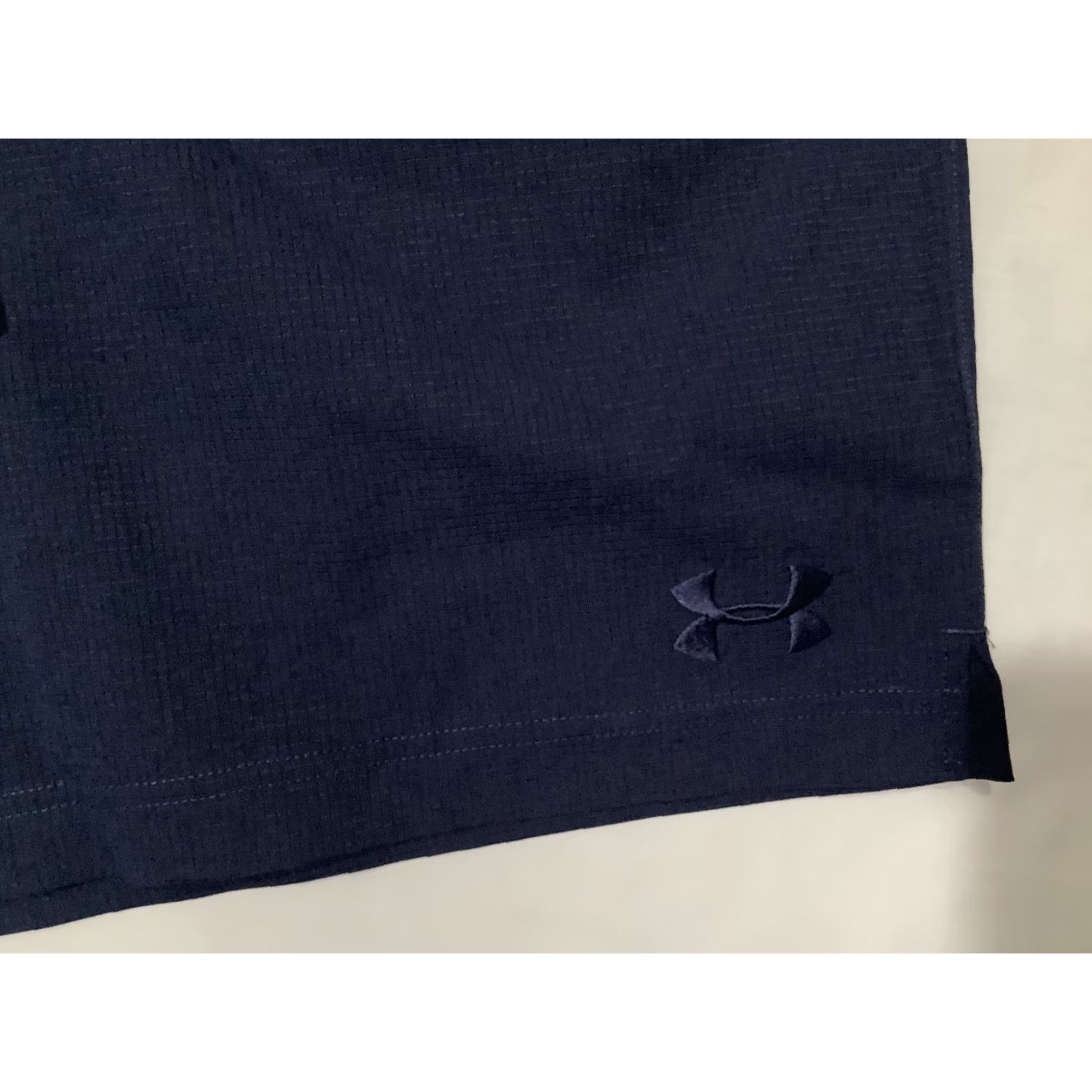 Under Armour Under Armour Men's Medium UA Vented Motivate Short Activewear Shorts Navy Blue 8" Loose Pockets Breathable Elastic Waist Gym Running Training CrossFit Size US 31 - 3 Thumbnail
