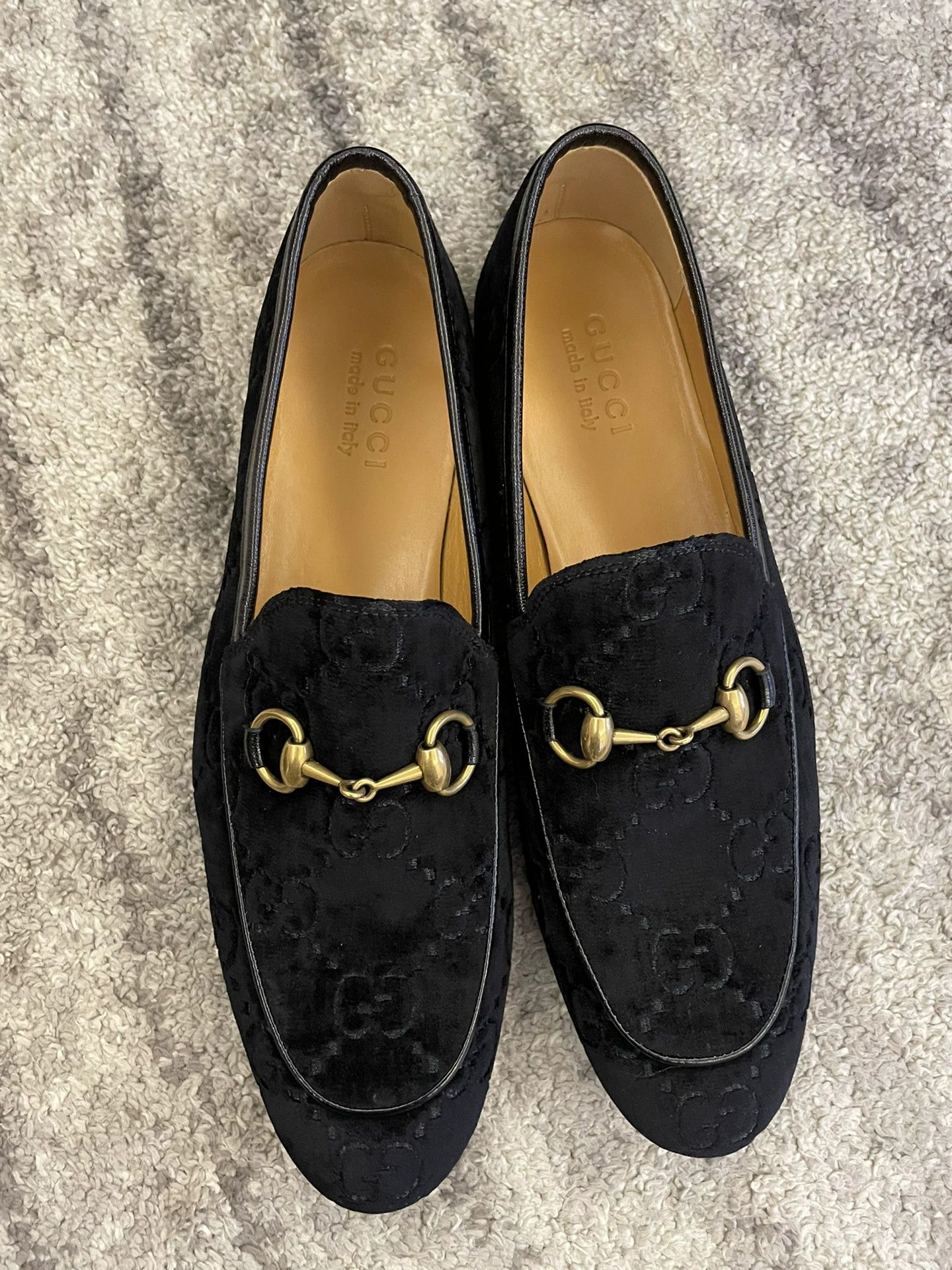 Gucci Brand new authentic Gucci 8.5 size 42.5 velvet loafers Size US 8.5 / EU 41-42 - 1 Thumbnail