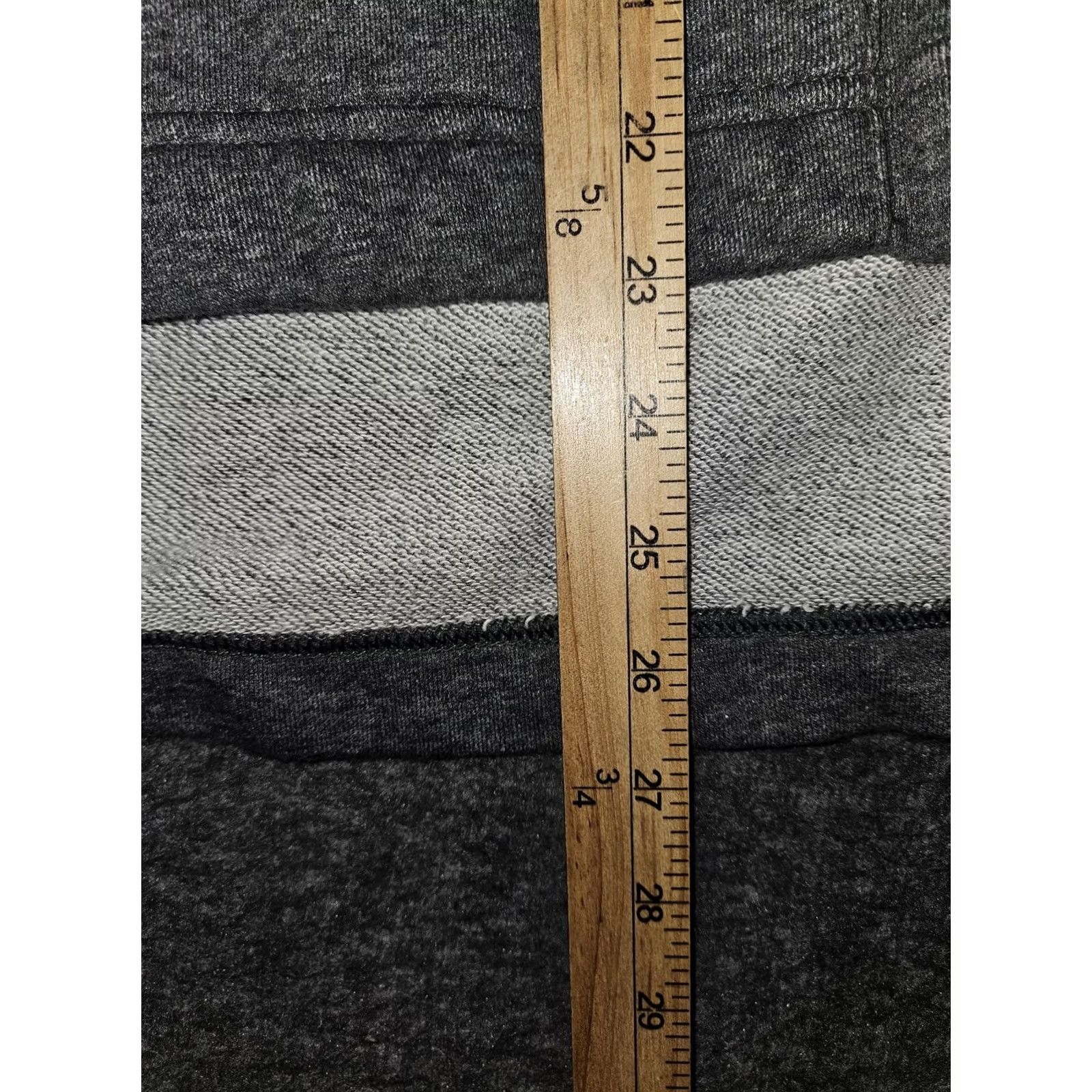 Nike Nike Hoodie Women L Gray Pullover Fleece Kangaroo Pocket Swoosh Logo Size L / US 10 / IT 46 - 4 Thumbnail