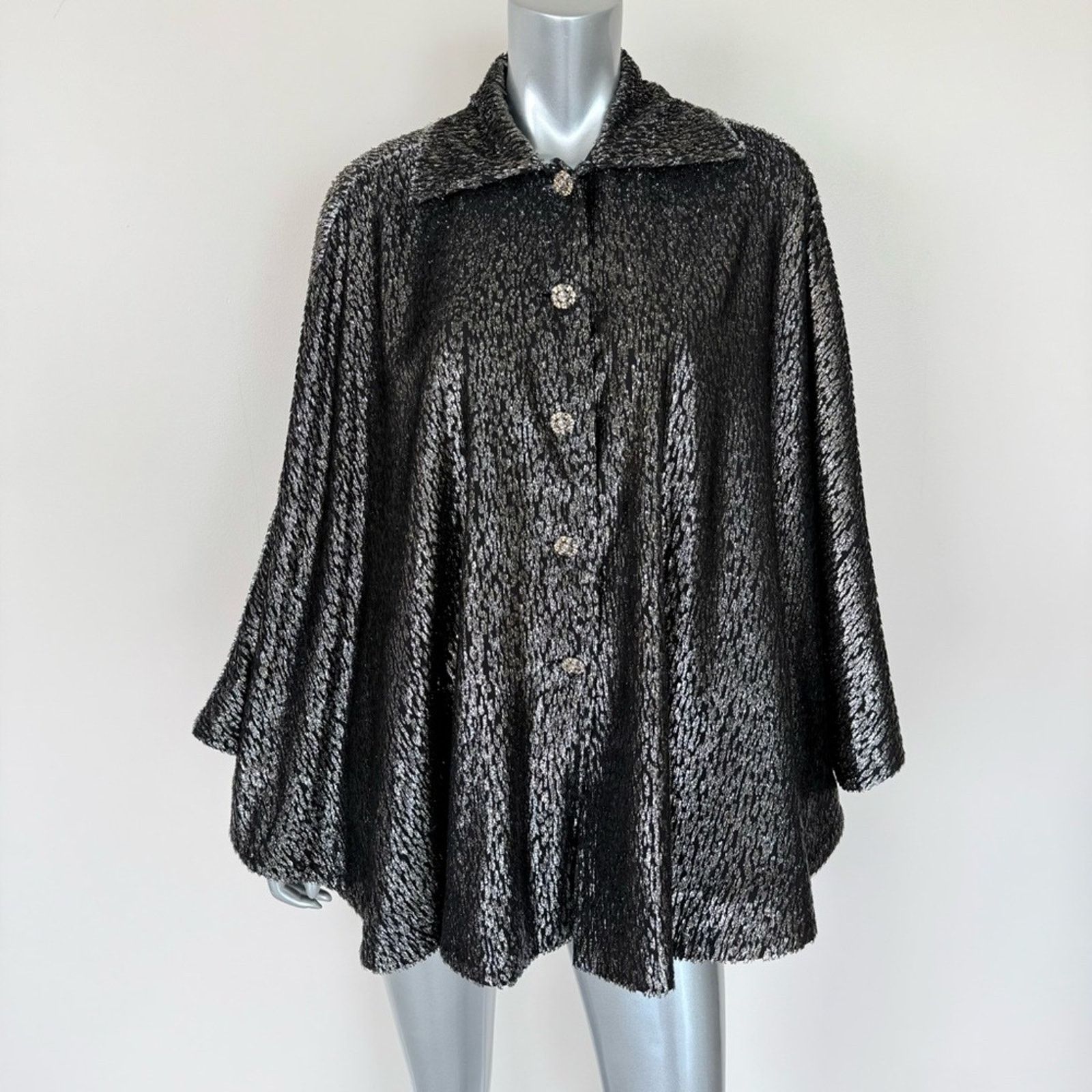 Chanel NEW!CHANEL women poncho with shimmer size 34 FR Retail 6900$ Size XS / US 0-2 / IT 36-38 - 1 Thumbnail