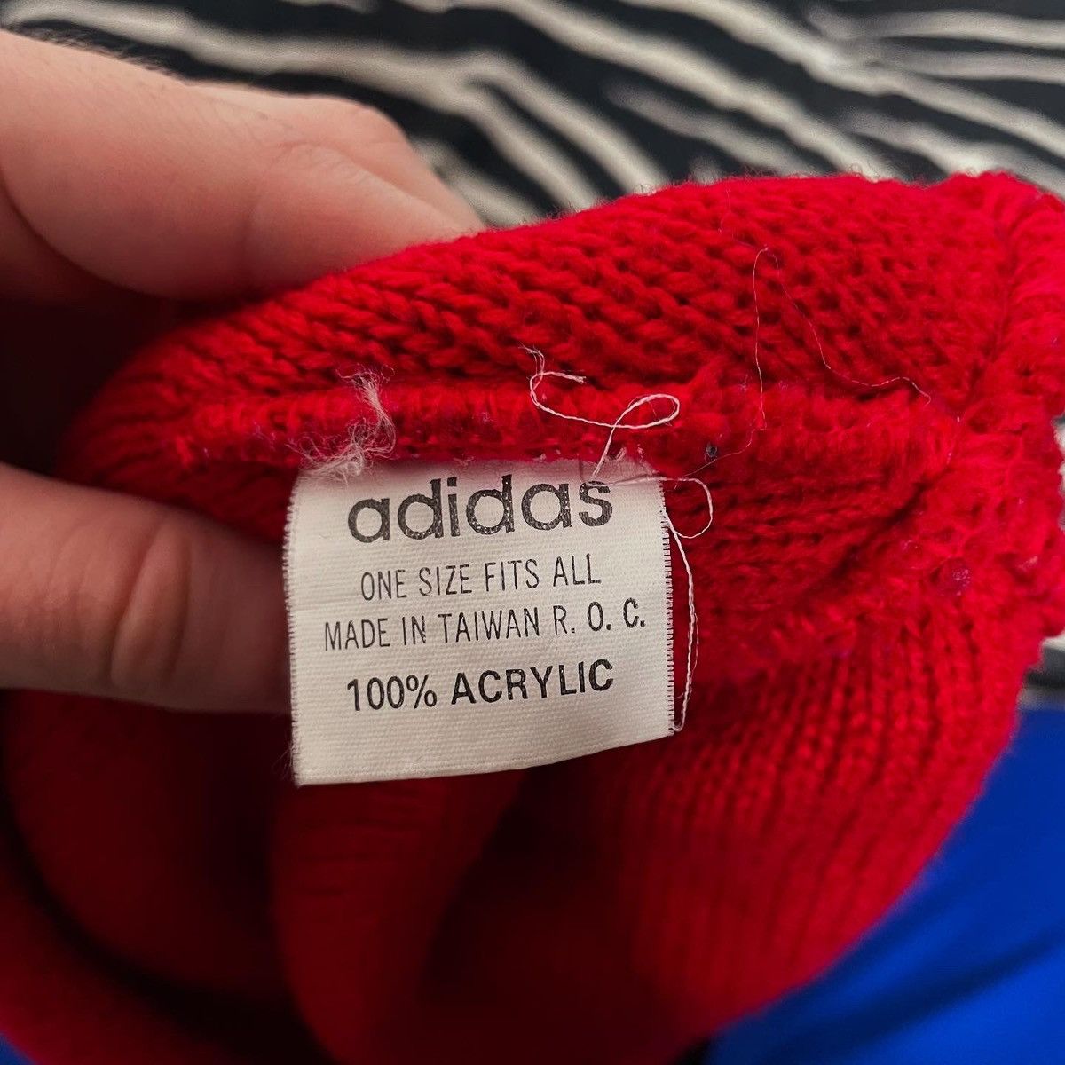 Adidas × Vintage Adidas Vintage FC Bayern Munchen 3 Stripes Red Beanie Hat Size ONE SIZE - 3 Thumbnail