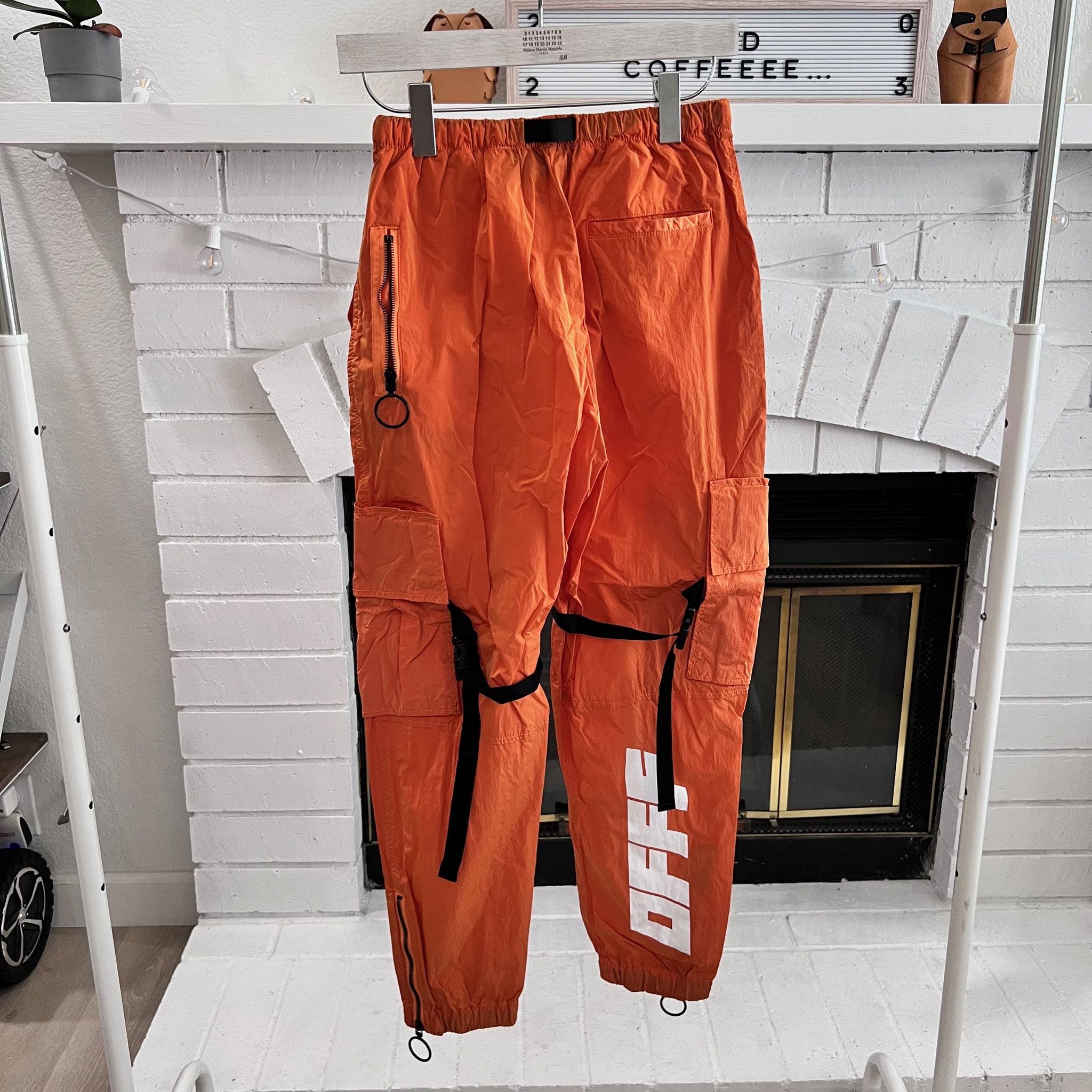 Off-White Off-White OFFF Logo Parachute Cargo Pants Orange - 31 Size US 31 - 1 Thumbnail