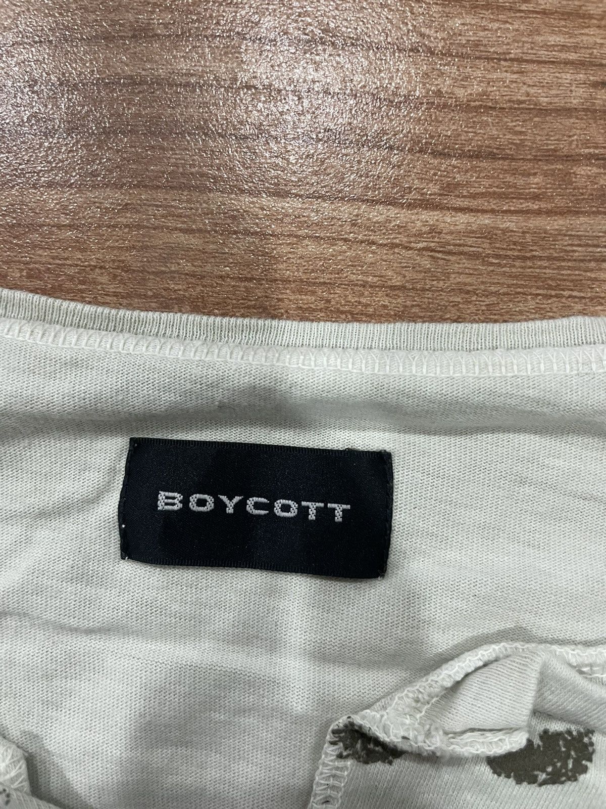 Boycott Boycott Vneck Tshirt Size US S / EU 44-46 / 1 - 4 Thumbnail
