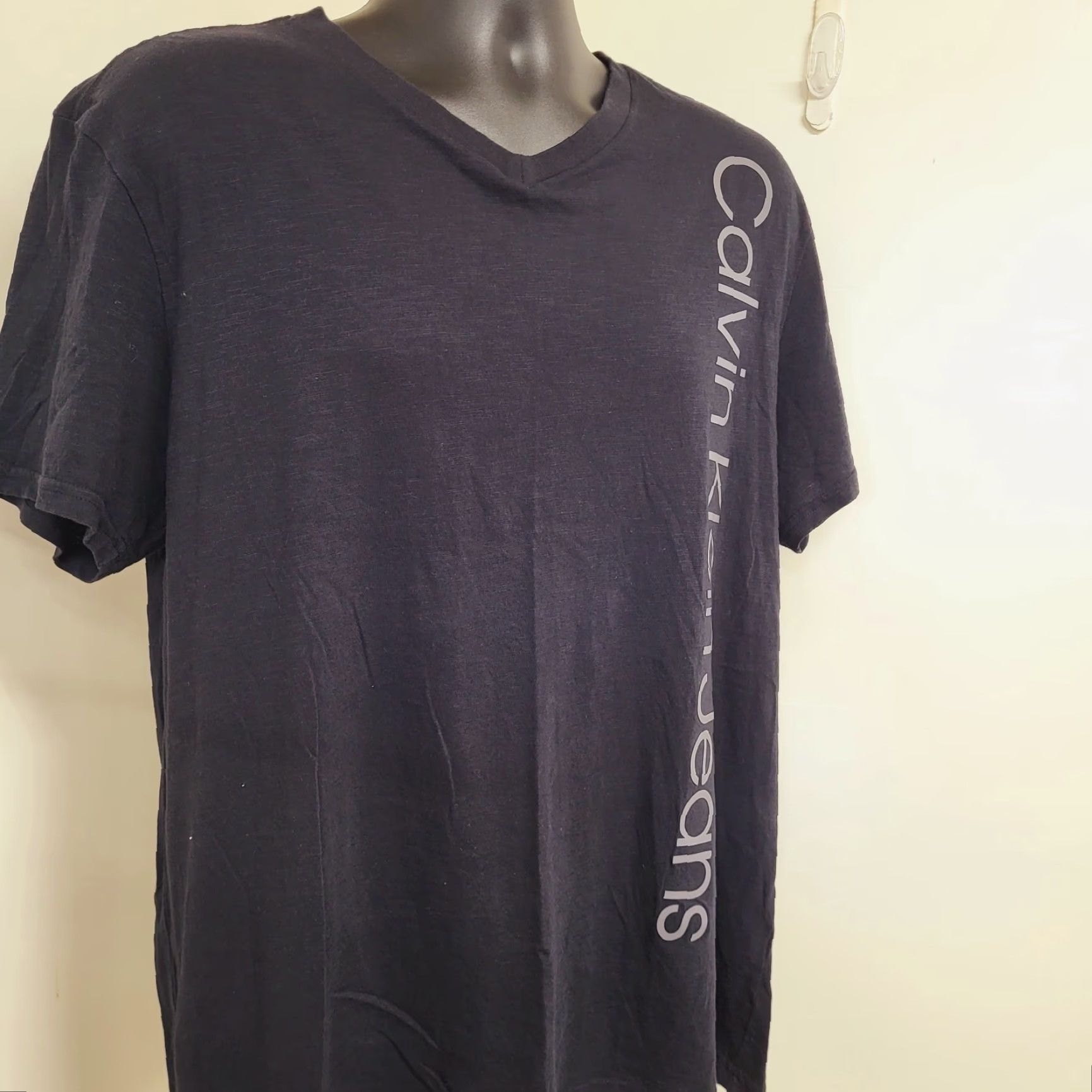 Calvin Klein Calvin Klein T-Shirt Mens XL Black Short Sleeve V-Neck Logo Front Size US XL / EU 56 / 4 - 3 Thumbnail