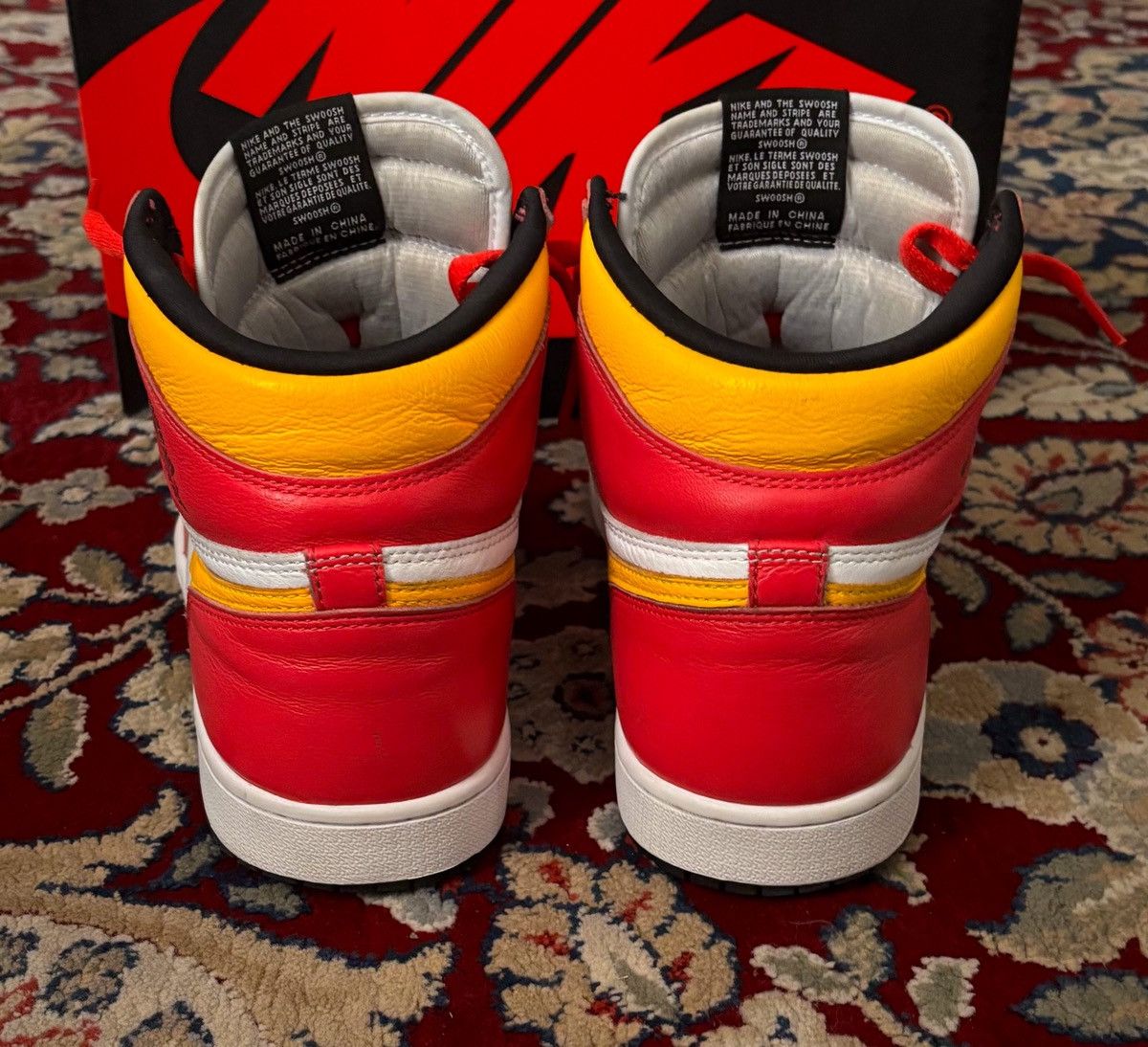 Jordan Brand Air Jordan 1 Retro High OG “Light Fusion Red” Size US 11 / EU 44 - 4 Thumbnail