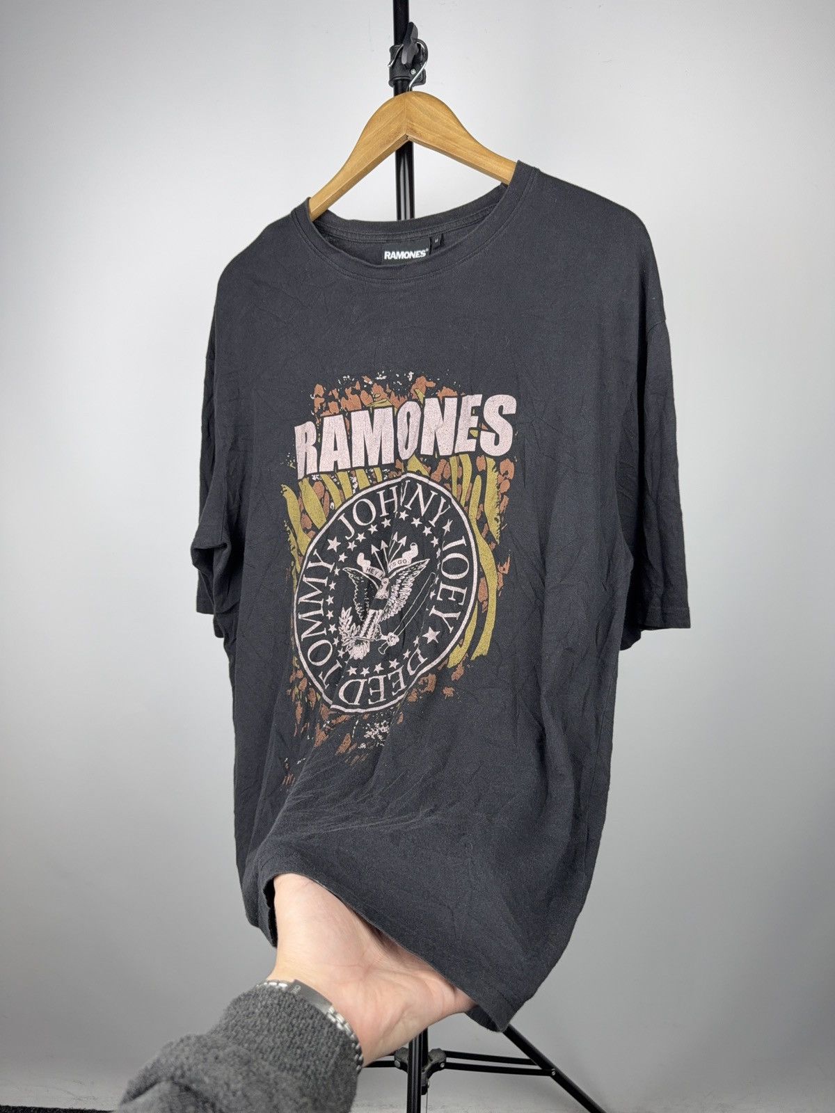 Band Tees 2021 Ramones Classic Seal Punk Rock T-Shirt Size M-L Size US L / EU 52-54 / 3 - 3 Thumbnail