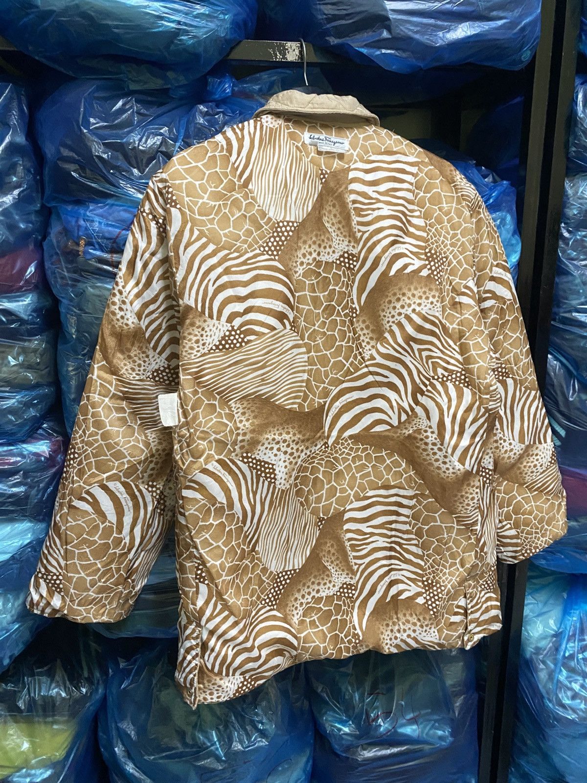 Salvatore Ferragamo VINTAGE SALVATORE FERRAGAMO ANIMAL PRINTING QUILTED JACKET Size US S / EU 44-46 / 1 - 8 Thumbnail