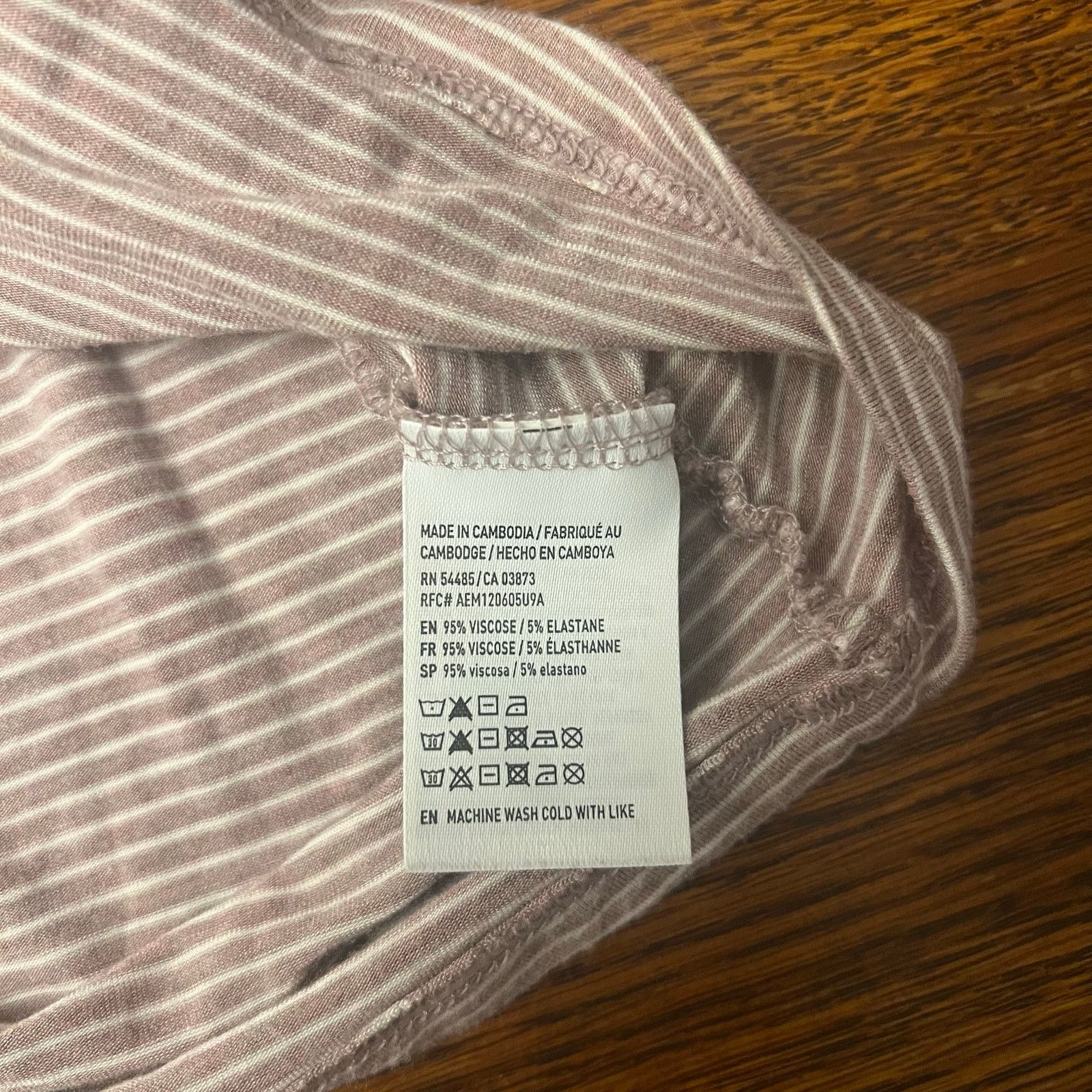 American Eagle Outfitters Vintage American Eagle Soft & Sexy Bell Sleeve Top Size XS Size XS / US 0-2 / IT 36-38 - 2 Thumbnail