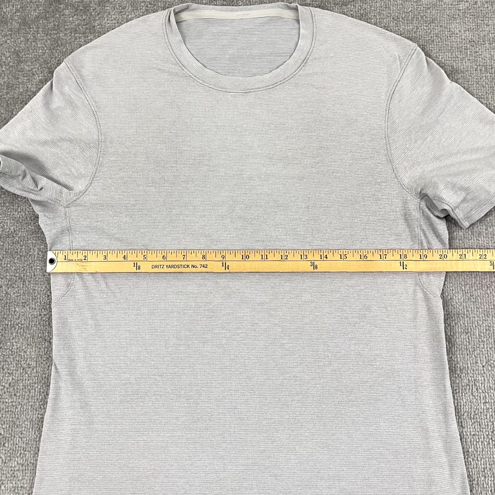 Lululemon Lululemon Mens Large Gray Everyday Essential Stretch Crew Neck Shirt Athleisure Size US L / EU 52-54 / 3 - 5 Thumbnail