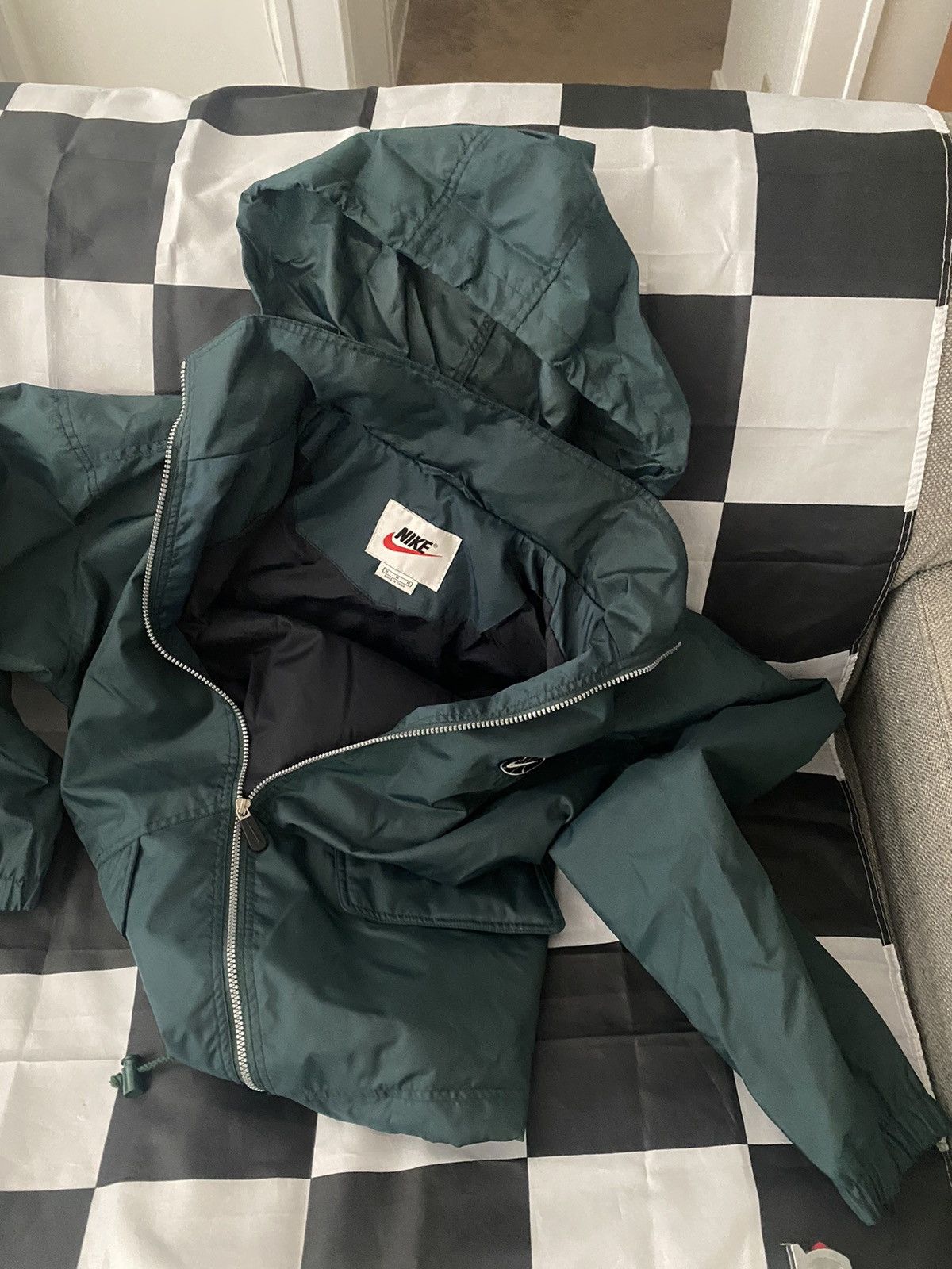 Nike Vintage Lightweight Nike Rain Jacket sz M Size US M / EU 48-50 / 2 - 7 Thumbnail