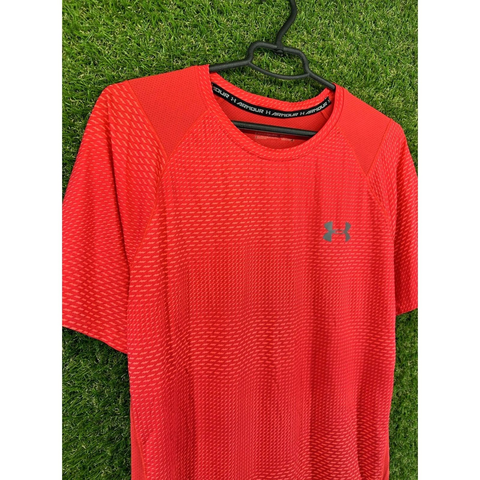 Under Armour UNDER ARMOUR 2018 MEN TRAINING COMPRESSION HEATGEAR SHIRT JERSEY ORIGINAL SIZE L RED Short Sleeve Crew Neck Jersey Crossfit T-Shirt Mens 2018 HeatGear Size US L / EU 52-54 / 3 - 3 Thumbnail