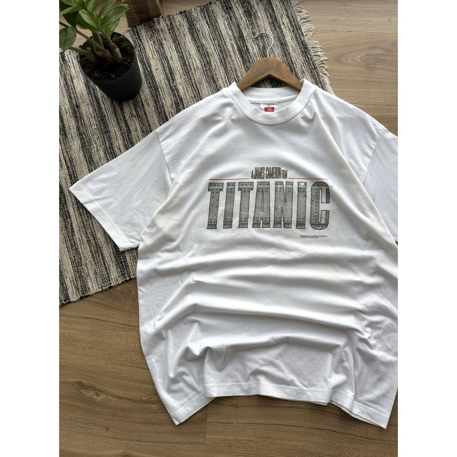 Hanes VINTAGE Titanic Movie White T-shirt Hanes XL Mens Short Sleeve Cotton Logo 1998 90s Merch USA Movie Titanik Size US XL / EU 56 / 4 - 3 Thumbnail