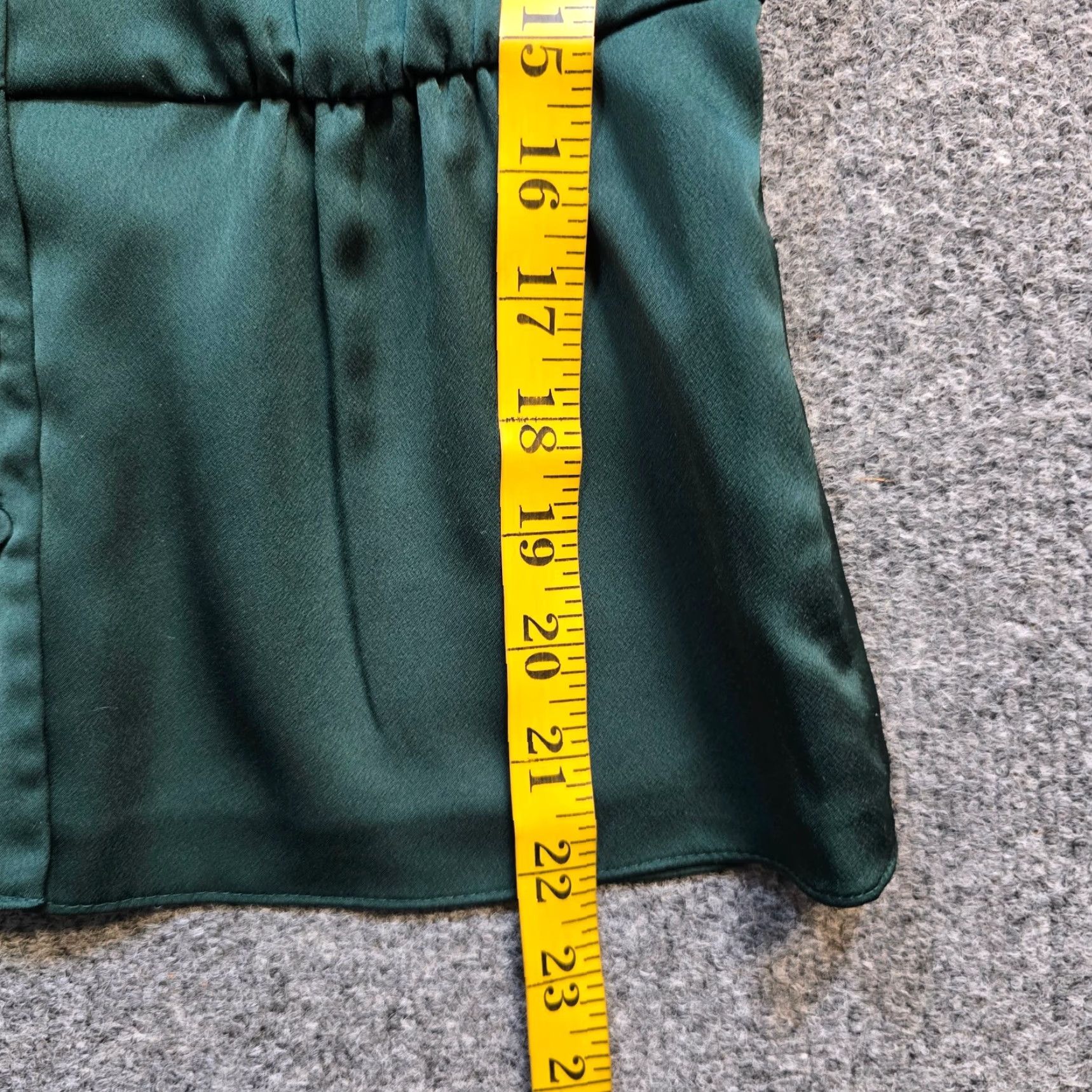 J.Crew J.CREW Blouse Women's Size 4 Green Satin Peplum V-Neck Long Sleeve Holiday Classic Satin Blouse, Green, 4, Regular, Women, J.CREW Size S / US 4 / IT 40 - 6 Thumbnail
