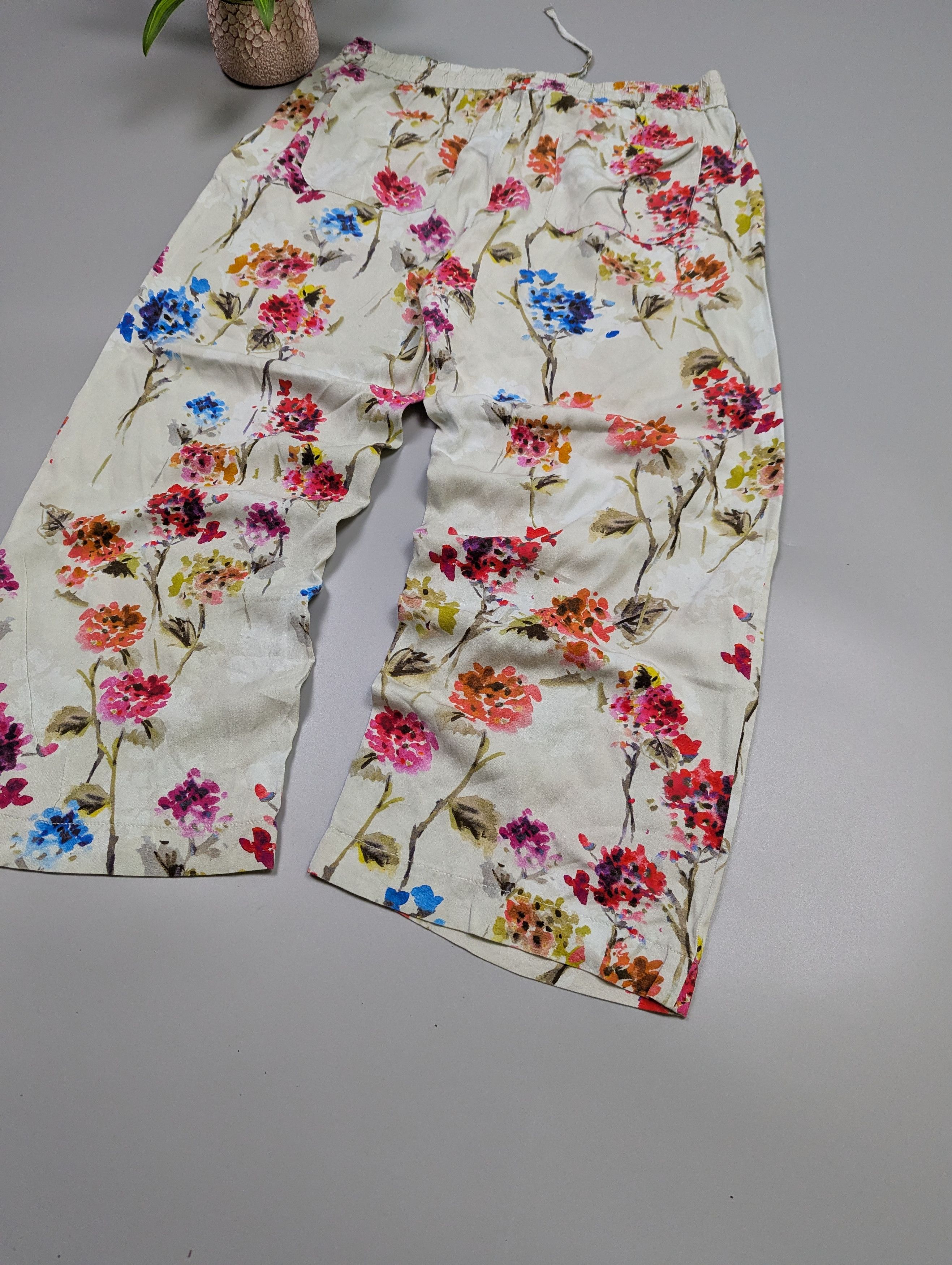 Other Raffaello Rossi Women’s Wide Cropped Lightweight Pants Size 25" / US 0 / IT 36 - 14 Thumbnail