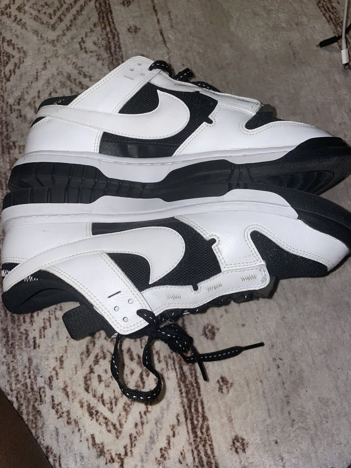 Nike Nike reverse panda dunks Size US 9.5 / EU 42-43 - 2 Thumbnail