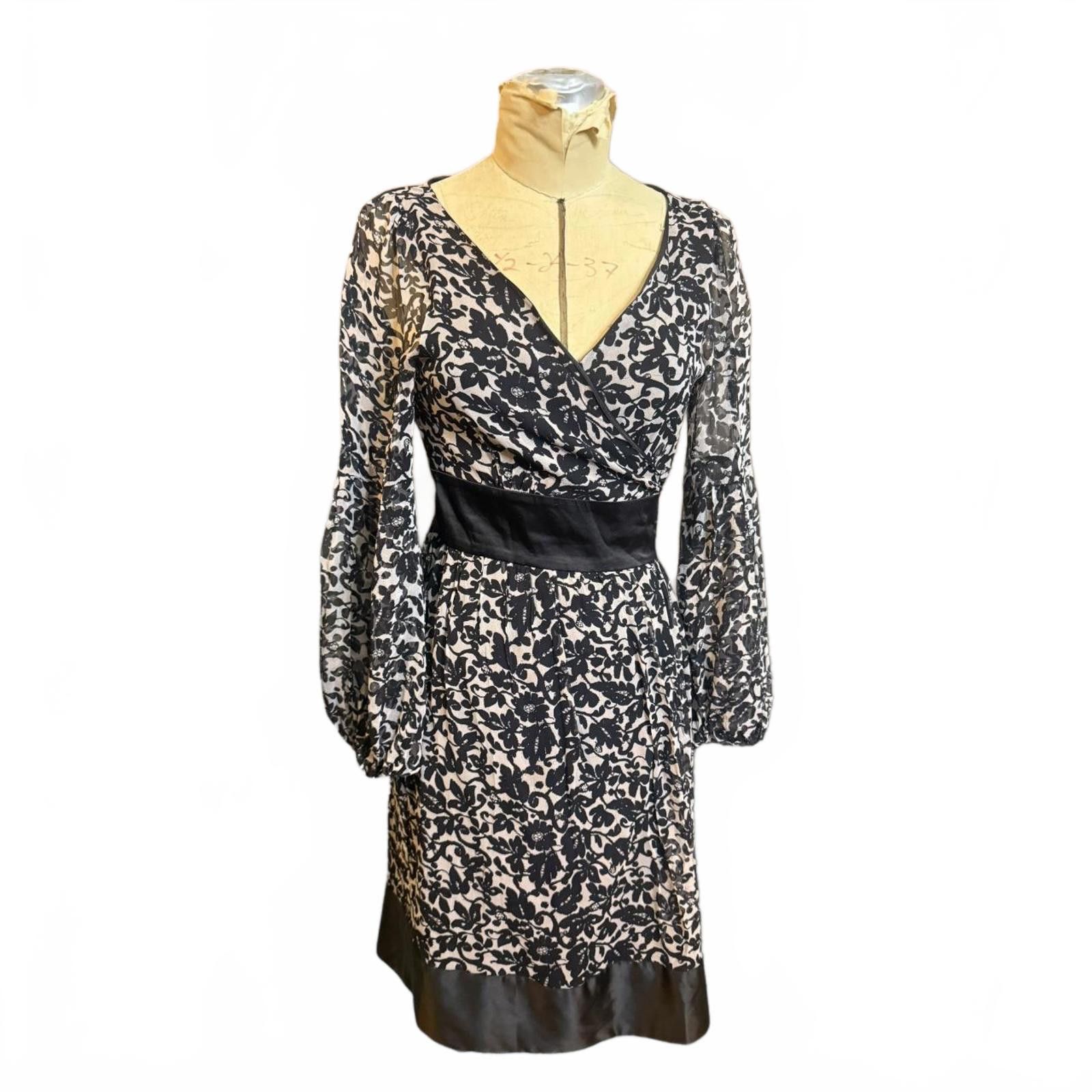 Diane von Furstenberg Diane von Furstenberg Black and White Floral Wrap Dress Size M / US 6-8 / IT 42-44 - 1 Thumbnail